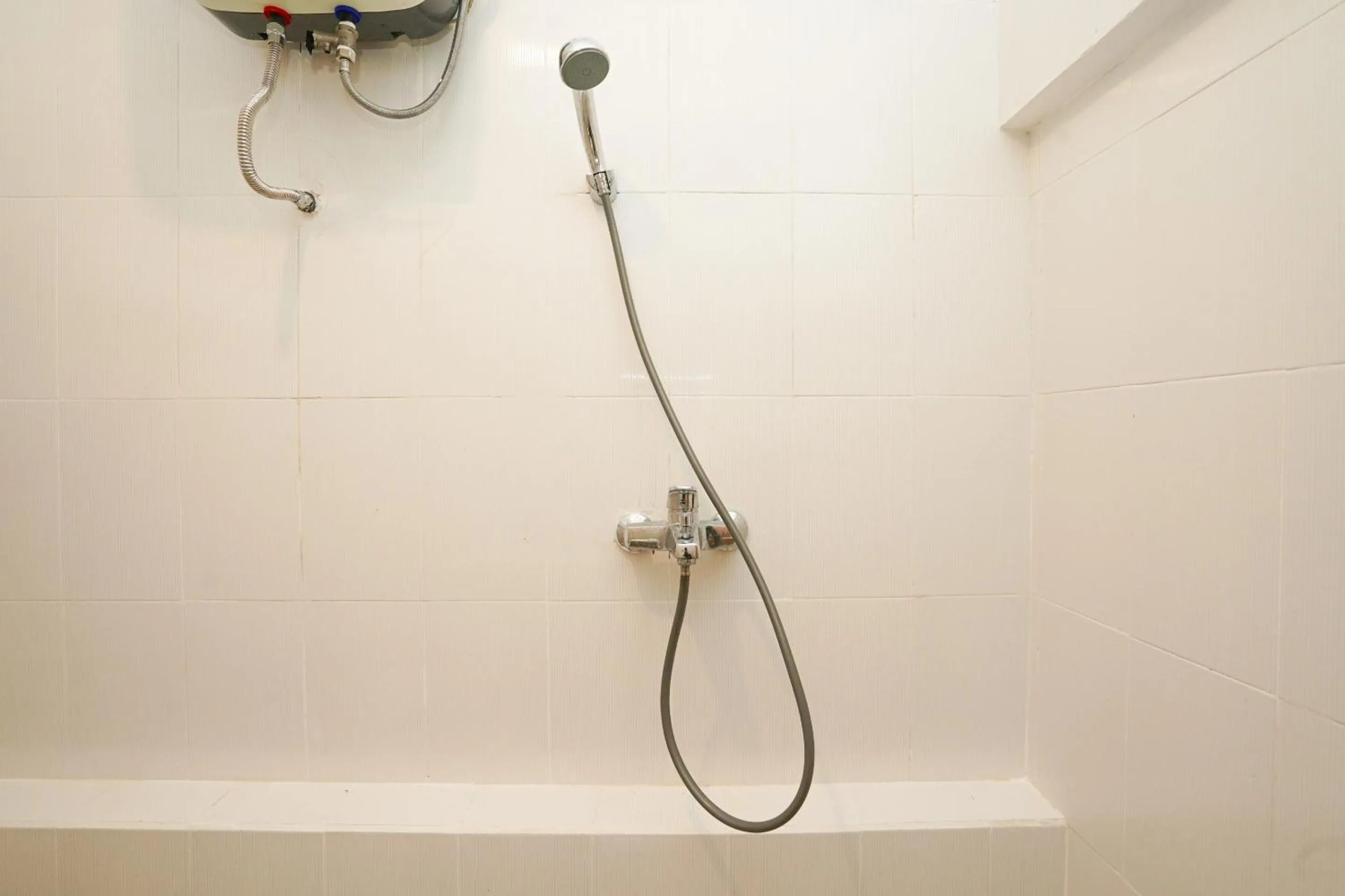 Bathroom in Hotel O Naomi Heritage