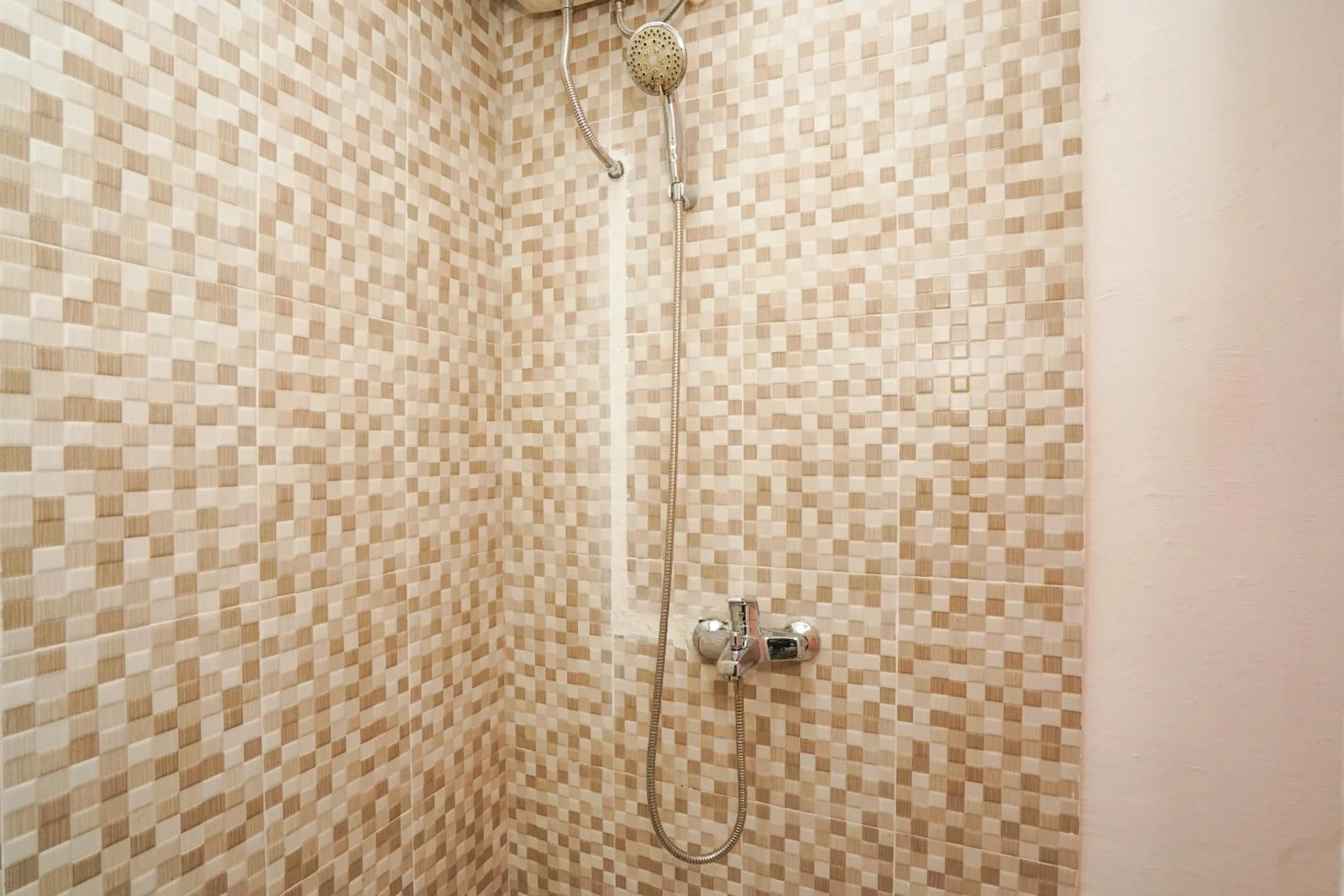 Bathroom in Hotel O Naomi Heritage