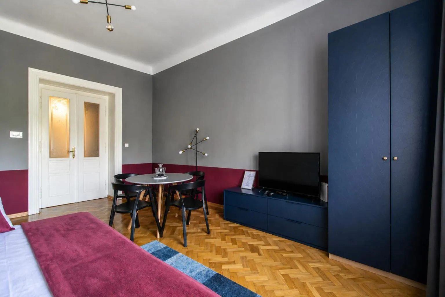 Bed in Garden Apartments