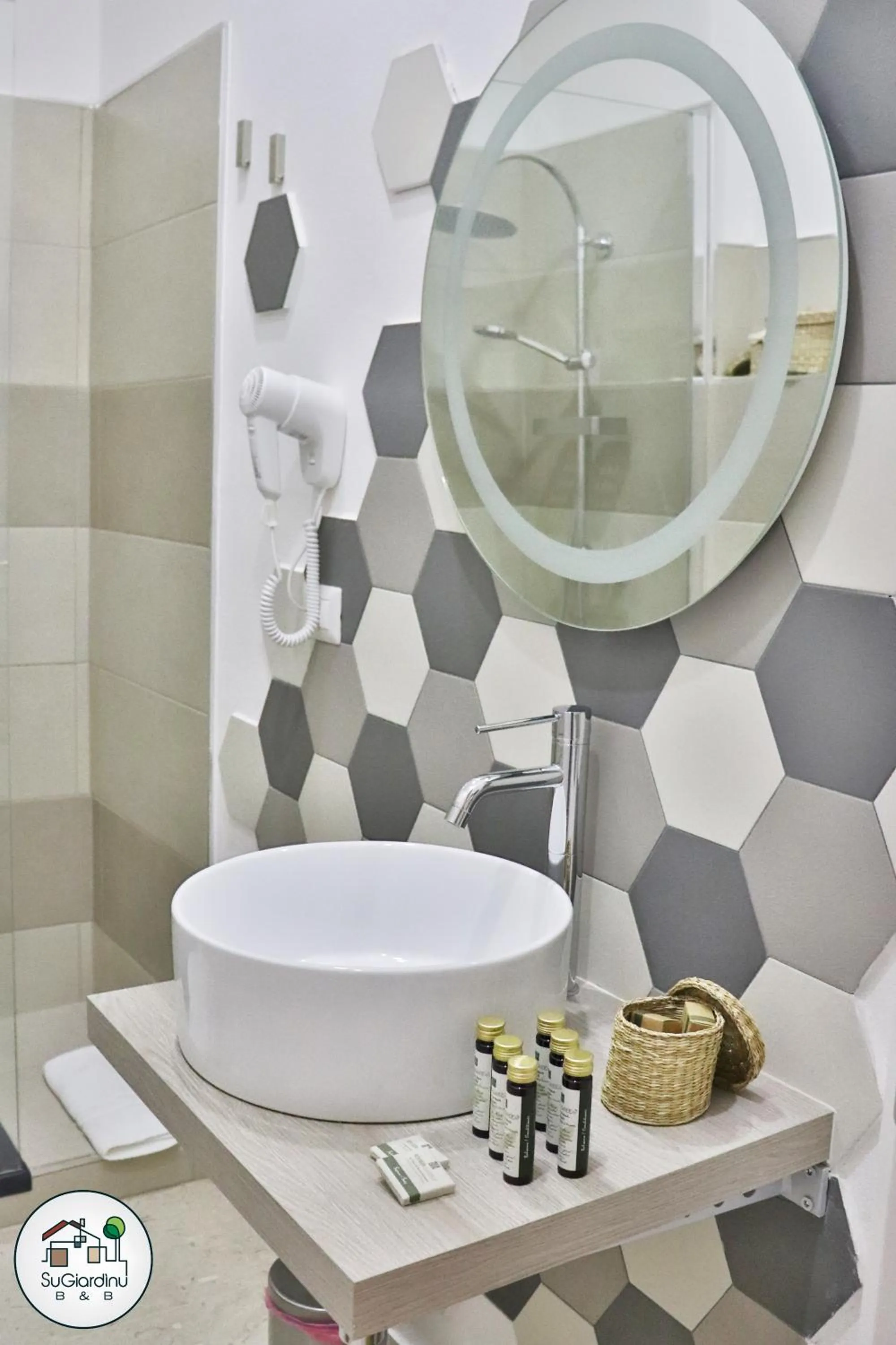 Shower in Su Giardinu