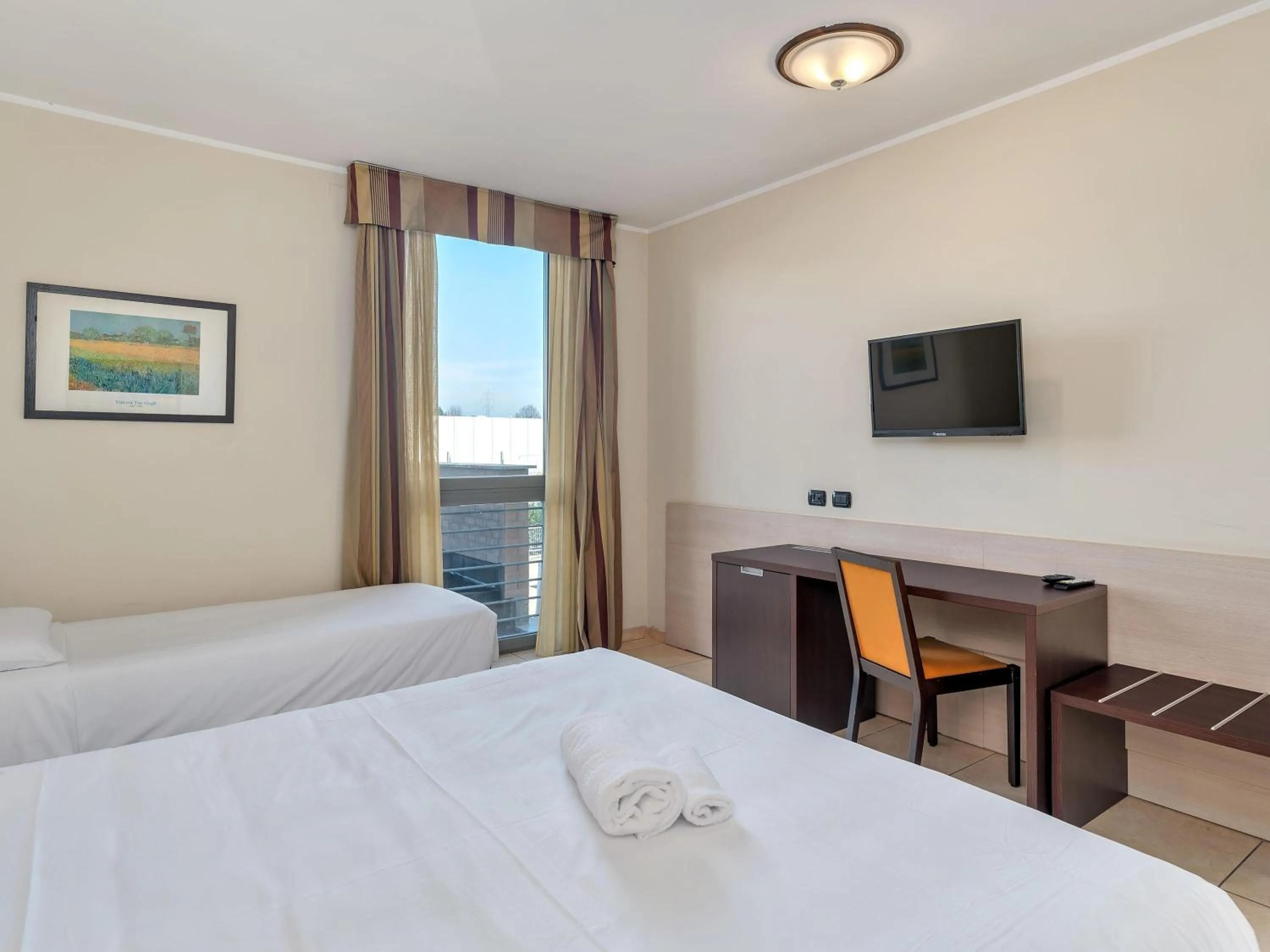 Photo of the whole room, Bed in B&B HOTEL Settimo Torinese