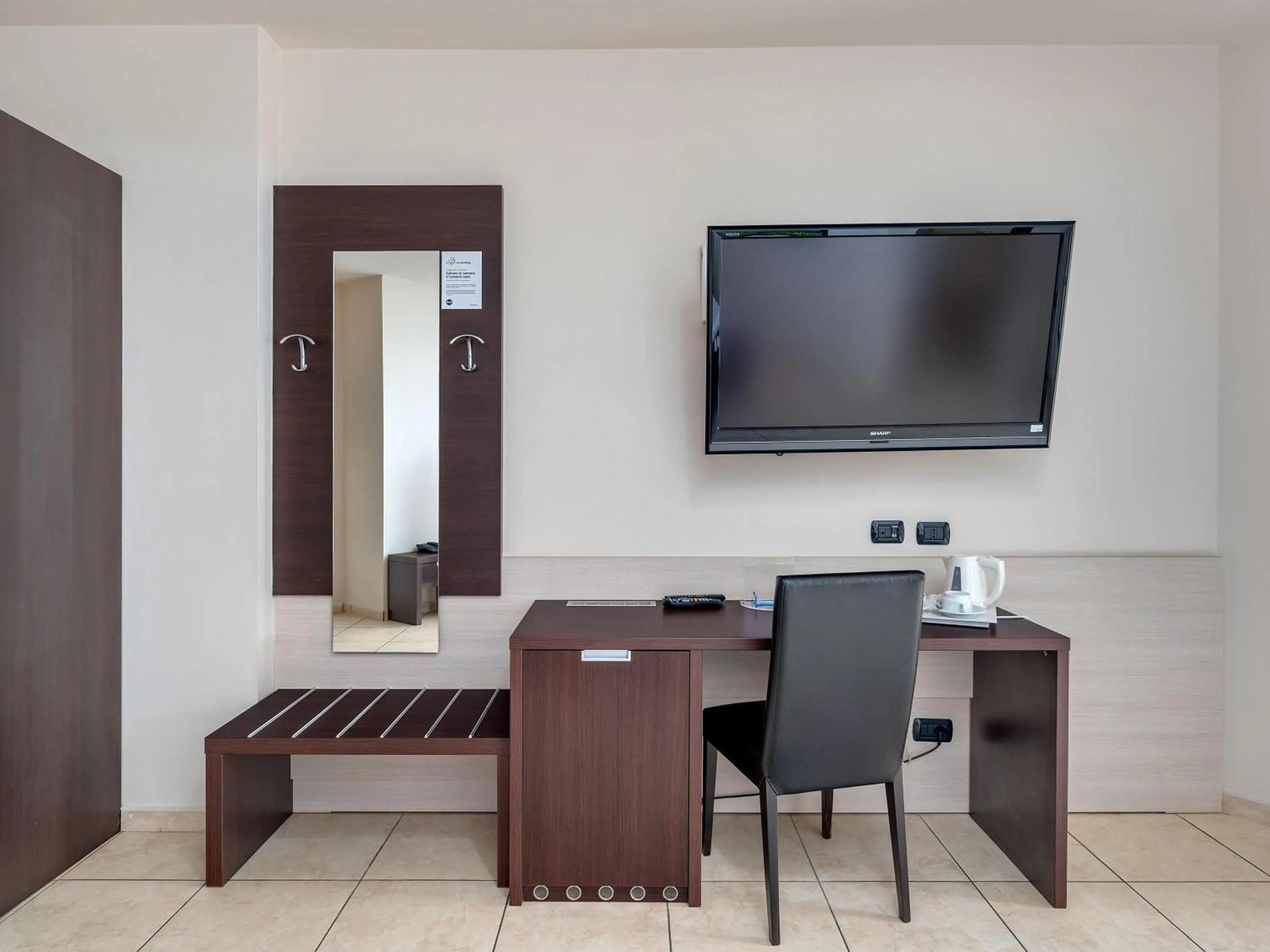 Photo of the whole room in B&B HOTEL Settimo Torinese