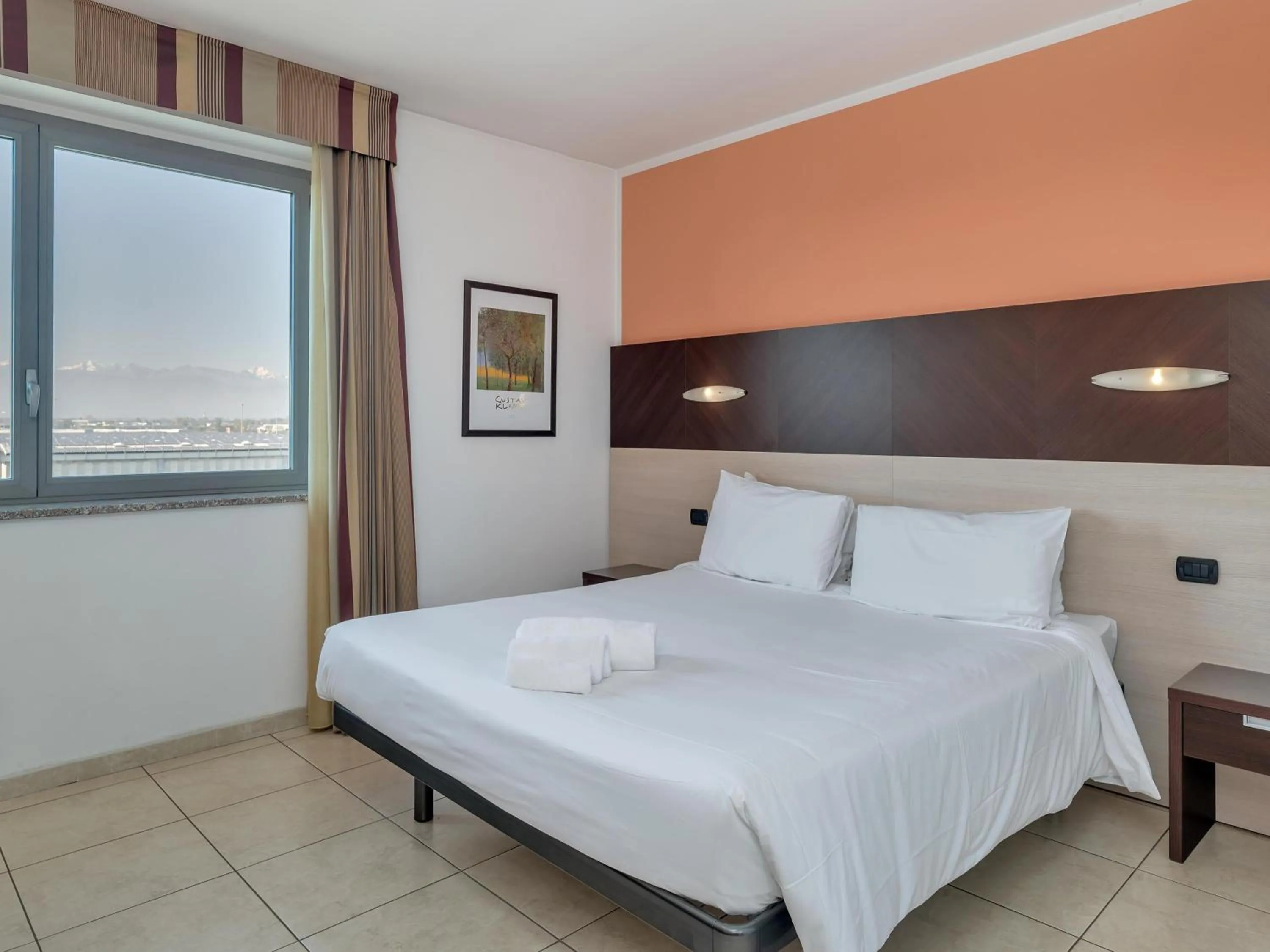 Photo of the whole room, Bed in Record Hotel