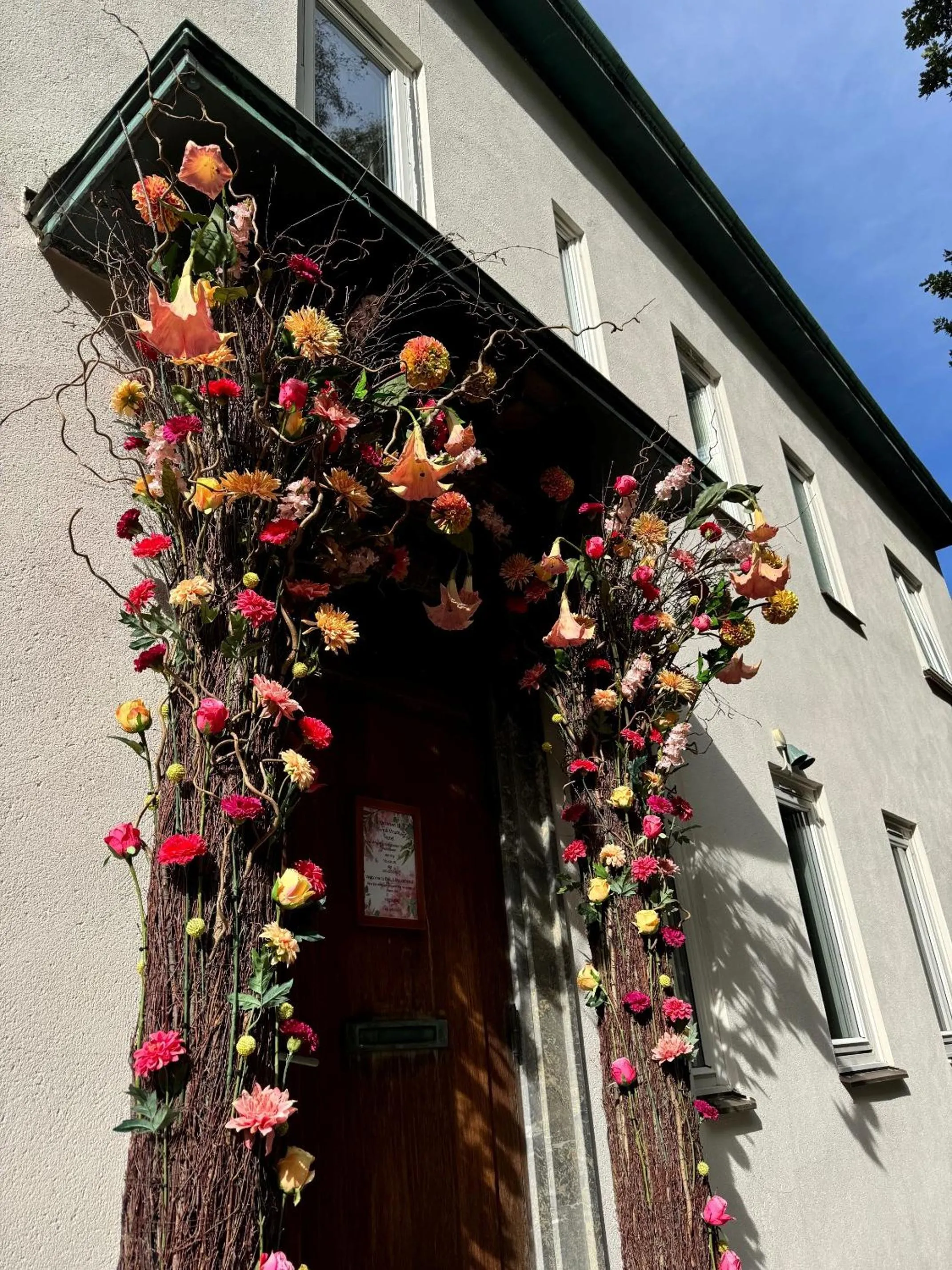 Facade/entrance in Ewa & Maude Hotel