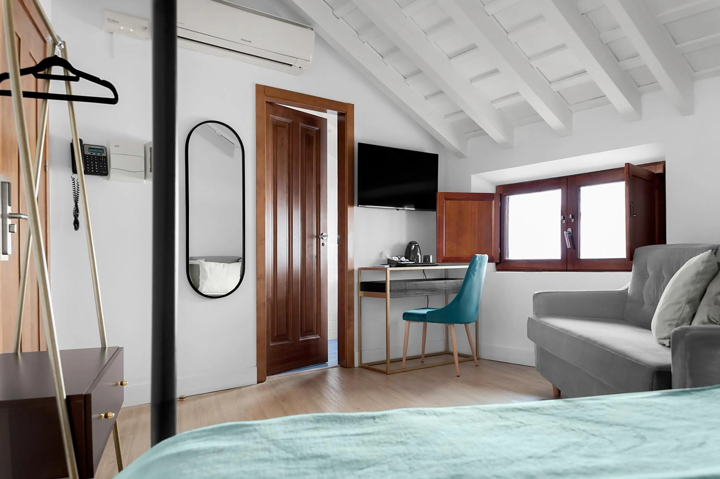 Photo of the whole room, Bed in Hotel Mercader de Sedas by Maxi Hoteles