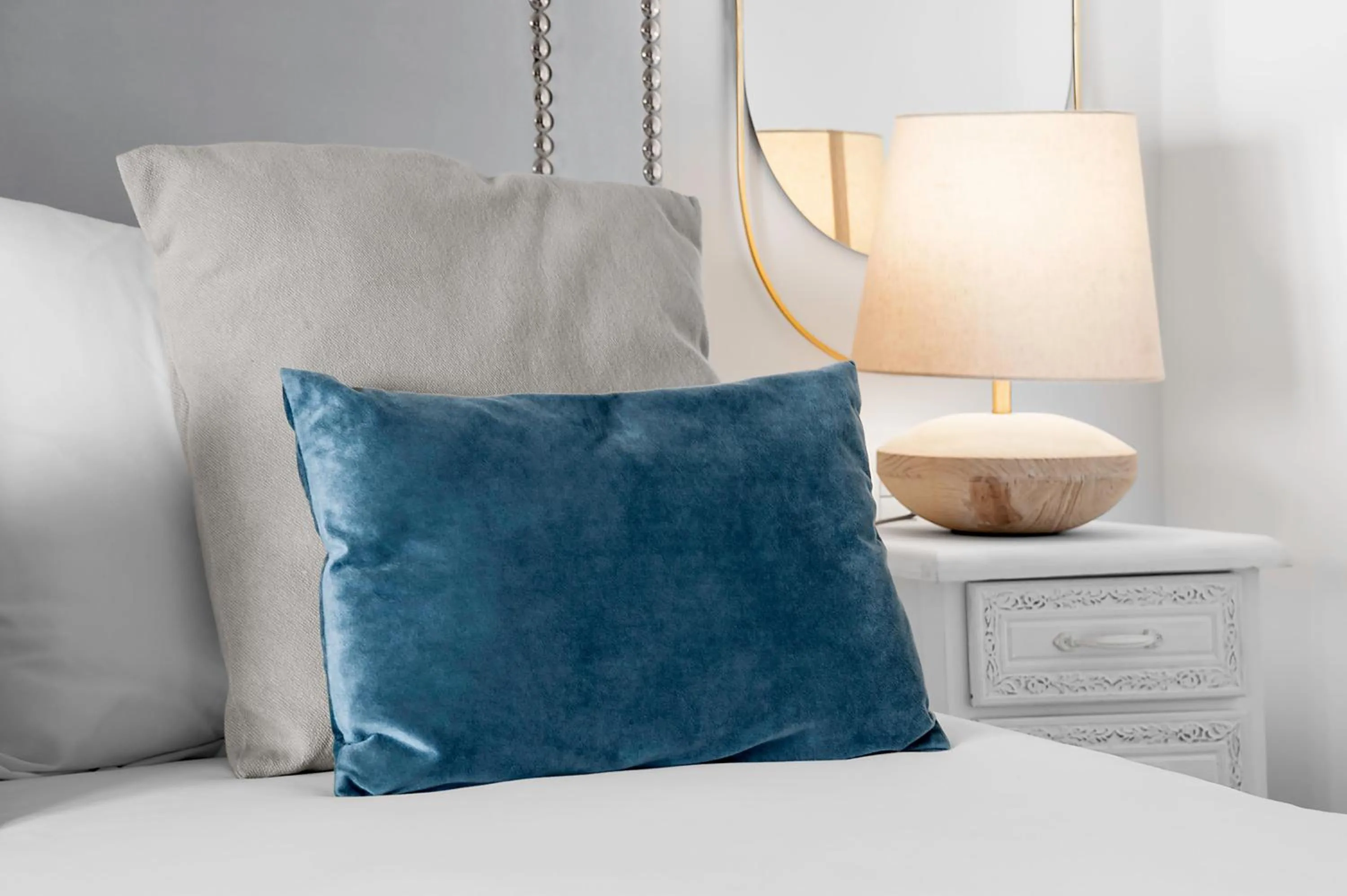 Bed in Hotel Mercader de Sedas by Maxi Hoteles