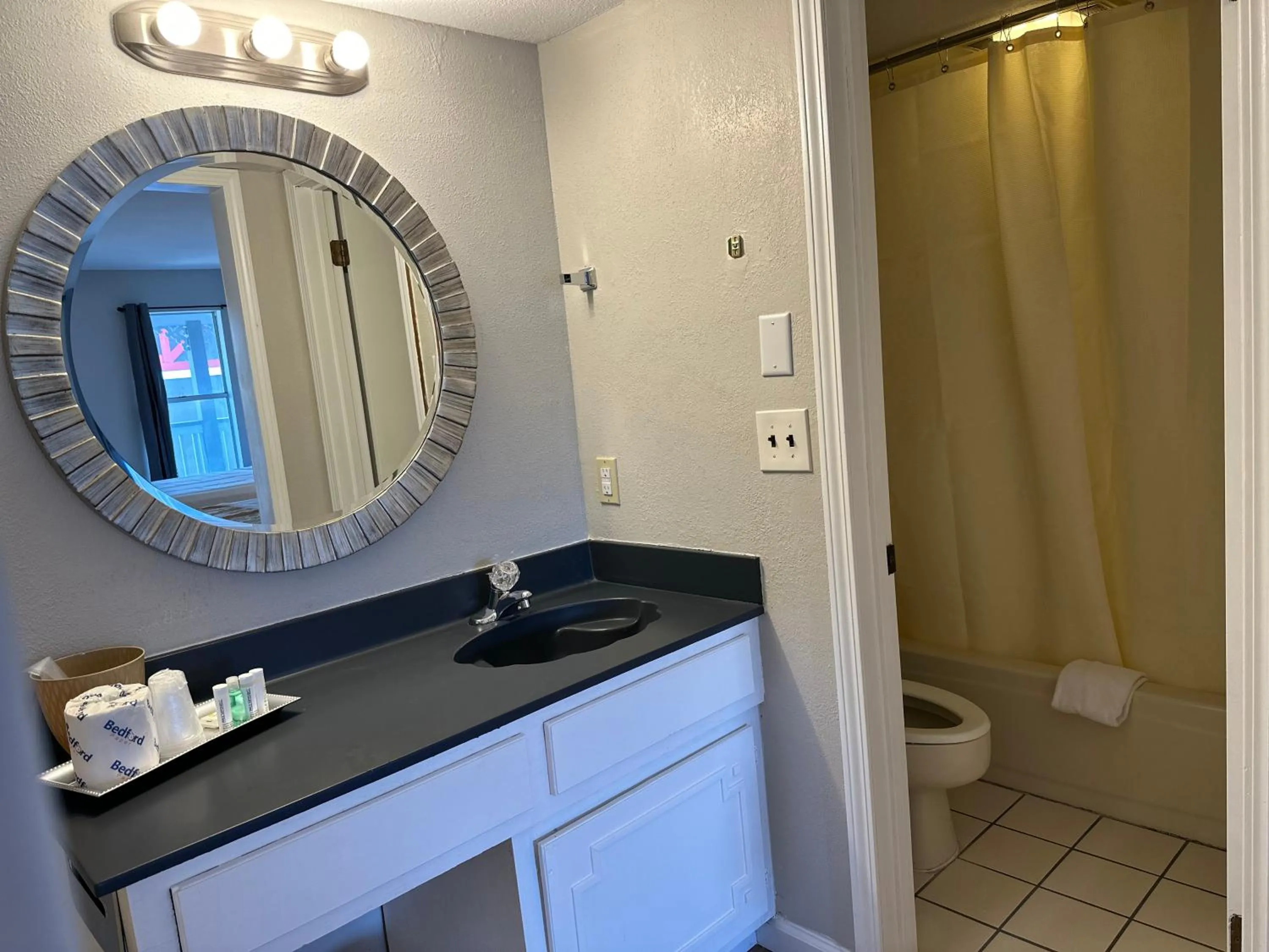 hair dresser in Branson Victorian Inn