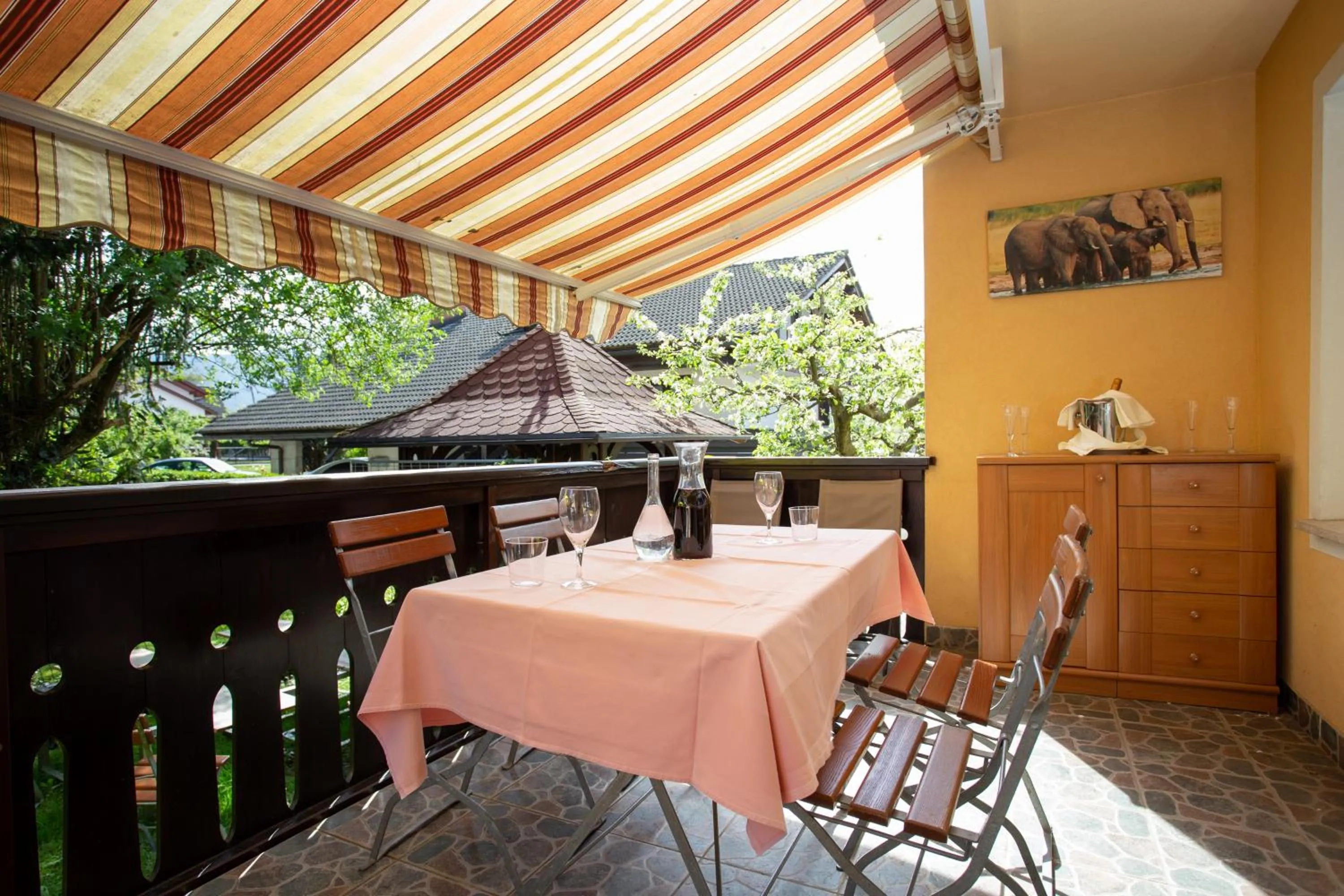 Balcony/Terrace in Hostel LakeBled