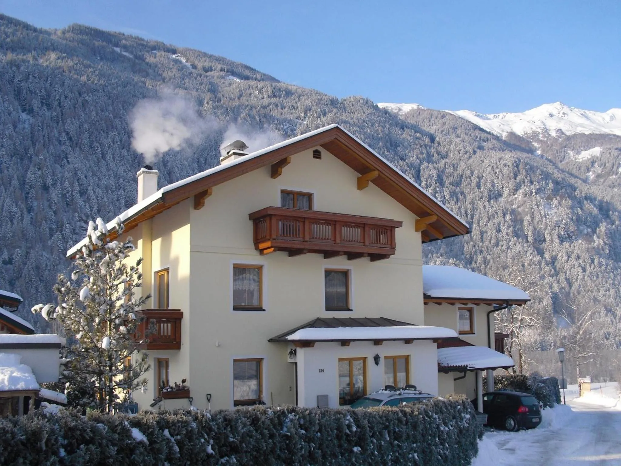 Property building in Haus Grünbacher
