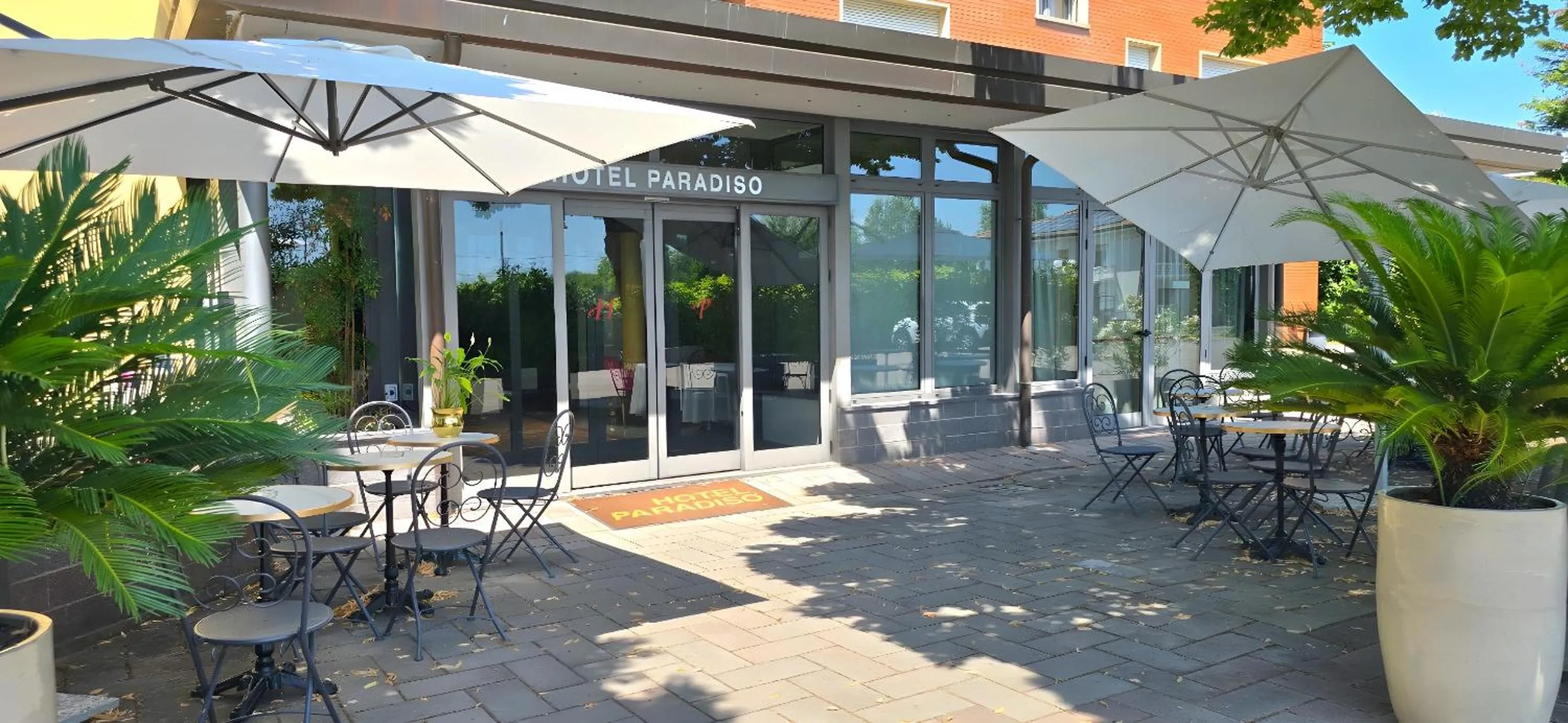 Property building in HOTEL PARADISO