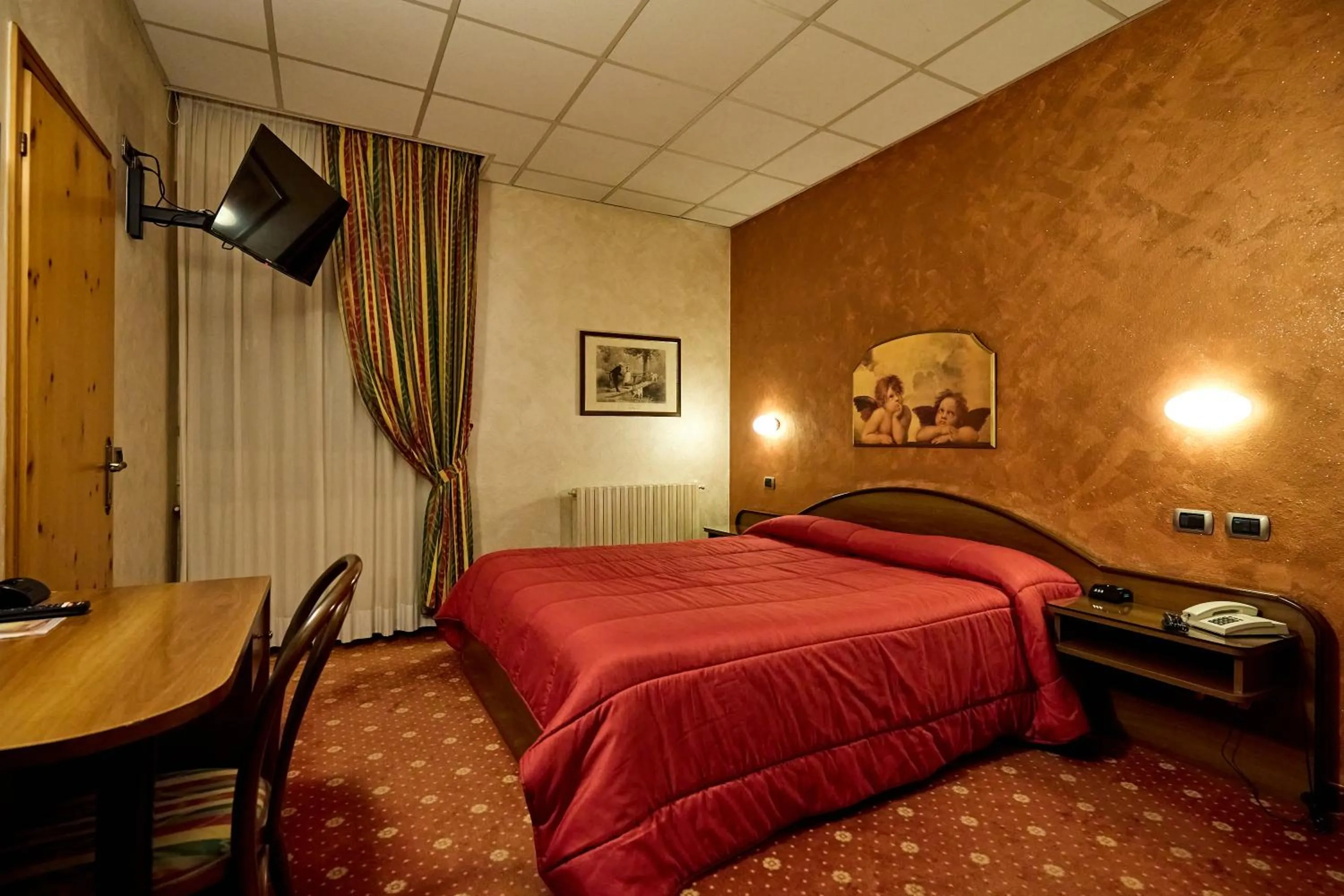 Bedroom, Bed in HOTEL PARADISO