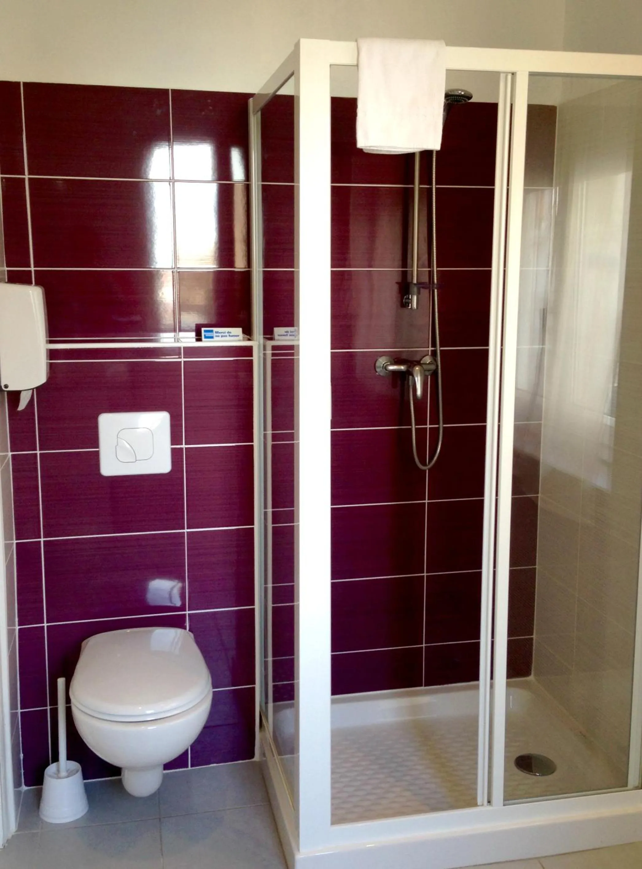 Bathroom in Hotel Le Petit Baigneur Palavas Plage