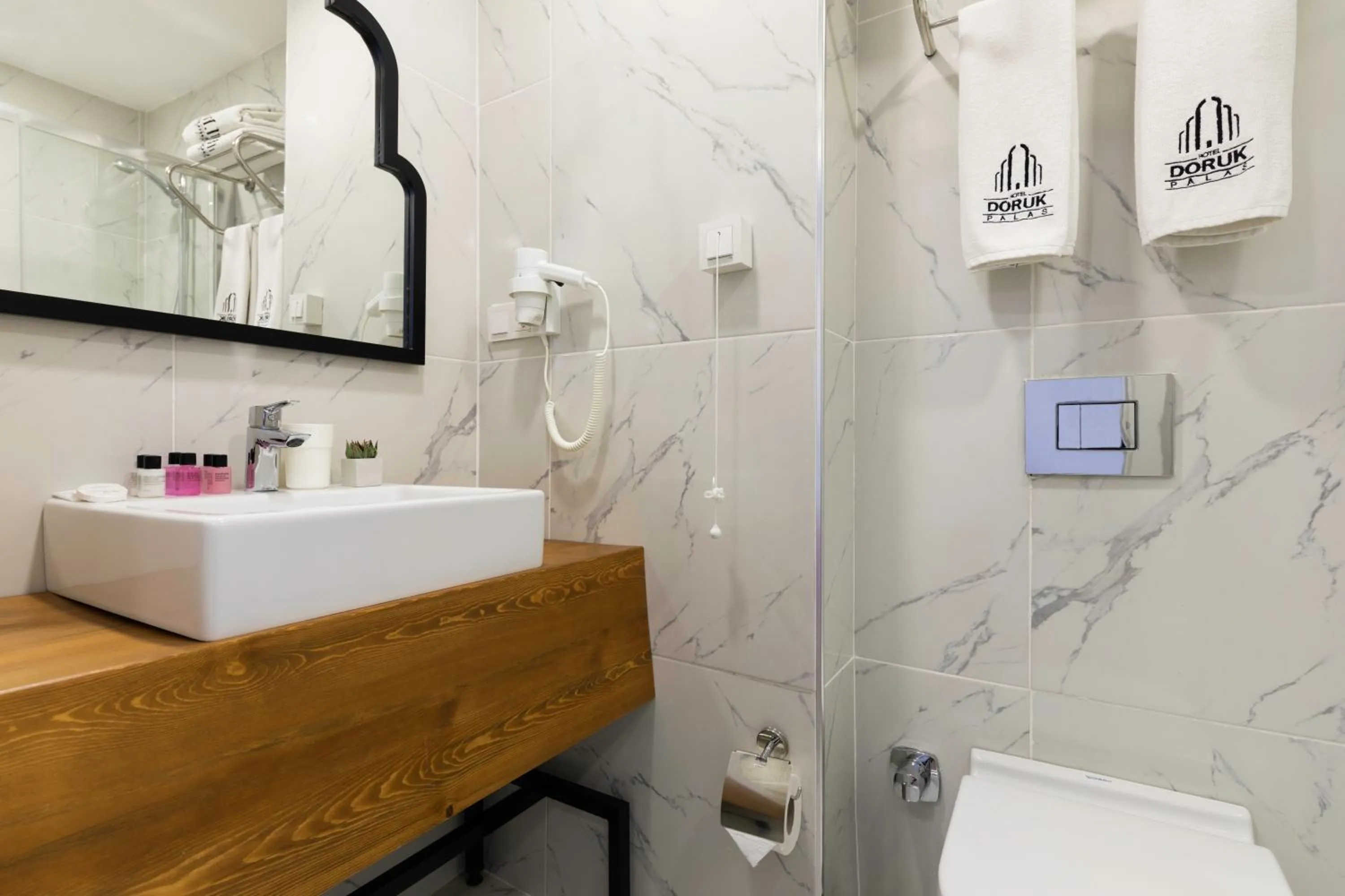 Bathroom in DORUK PALAS HOTEL