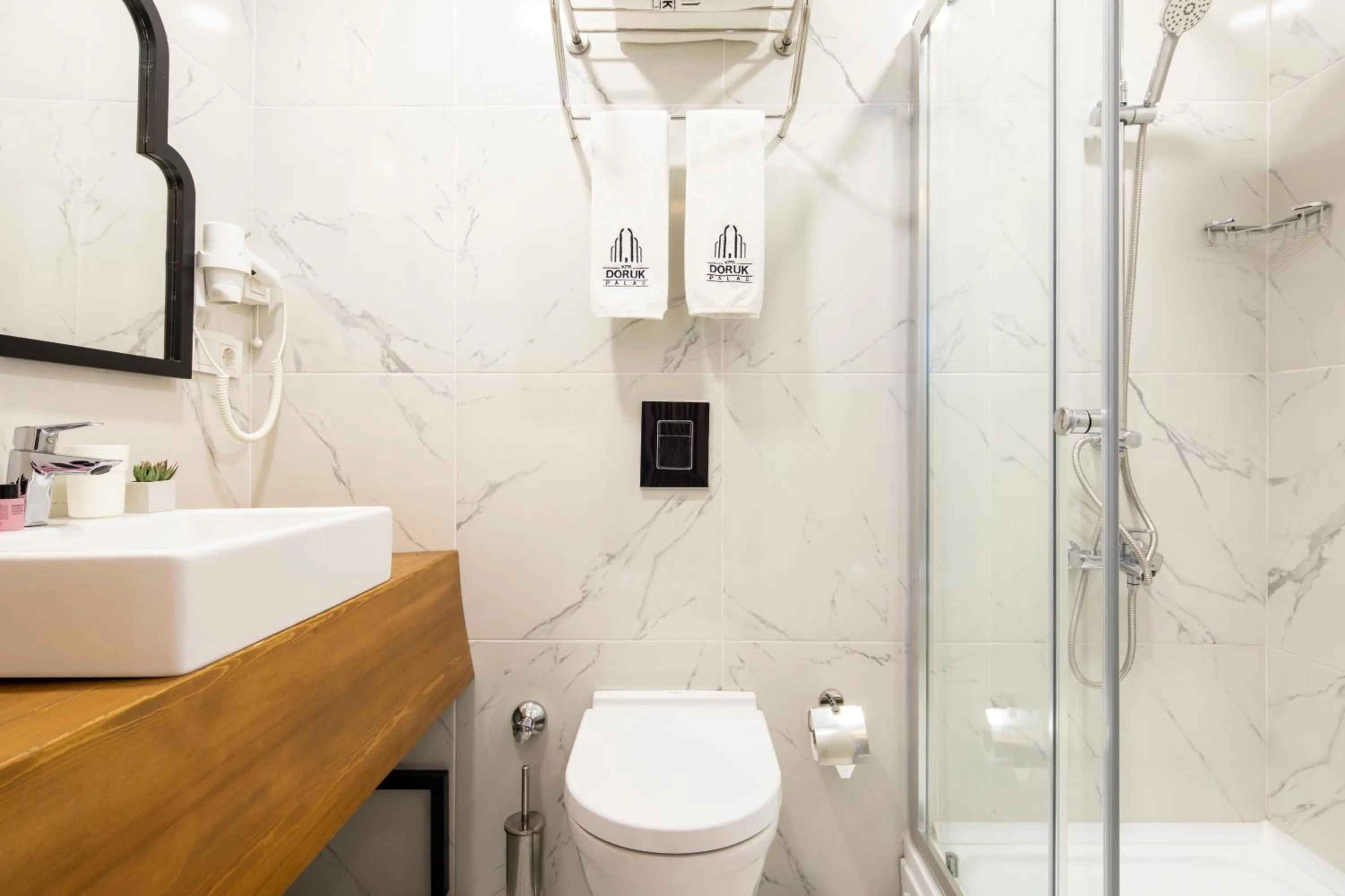 Bathroom in DORUK PALAS HOTEL