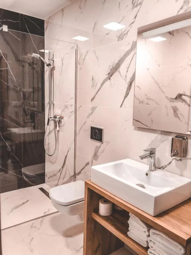 Shower in La Park Aparthotel