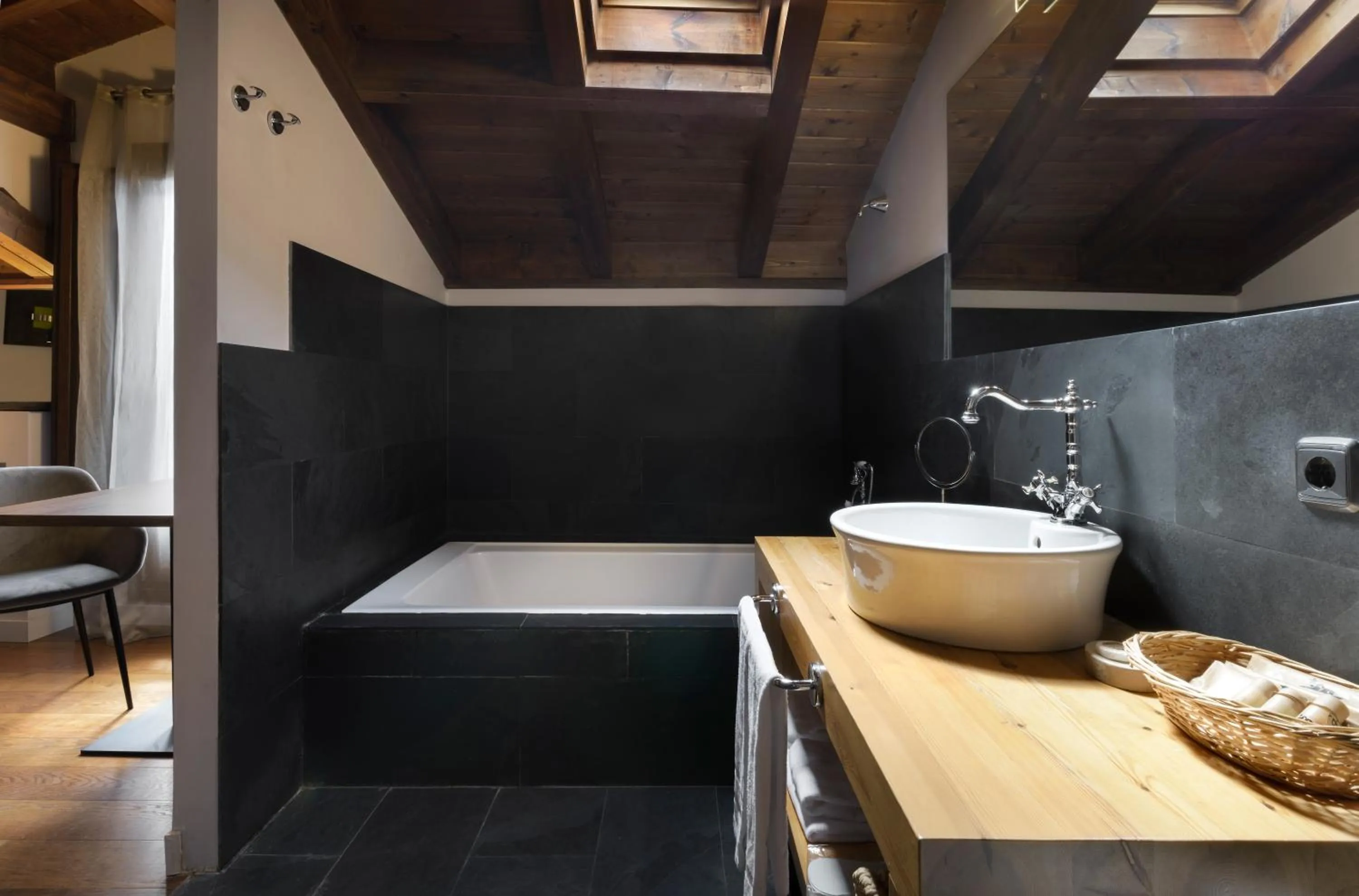 Bathroom in Hotel Rural Iribarnia