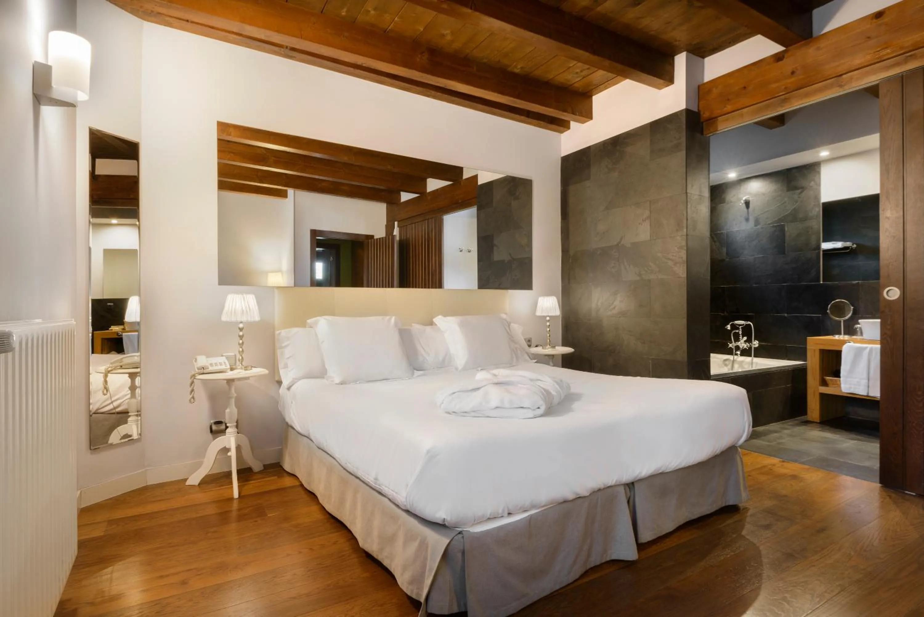 Bed in Hotel Rural Iribarnia