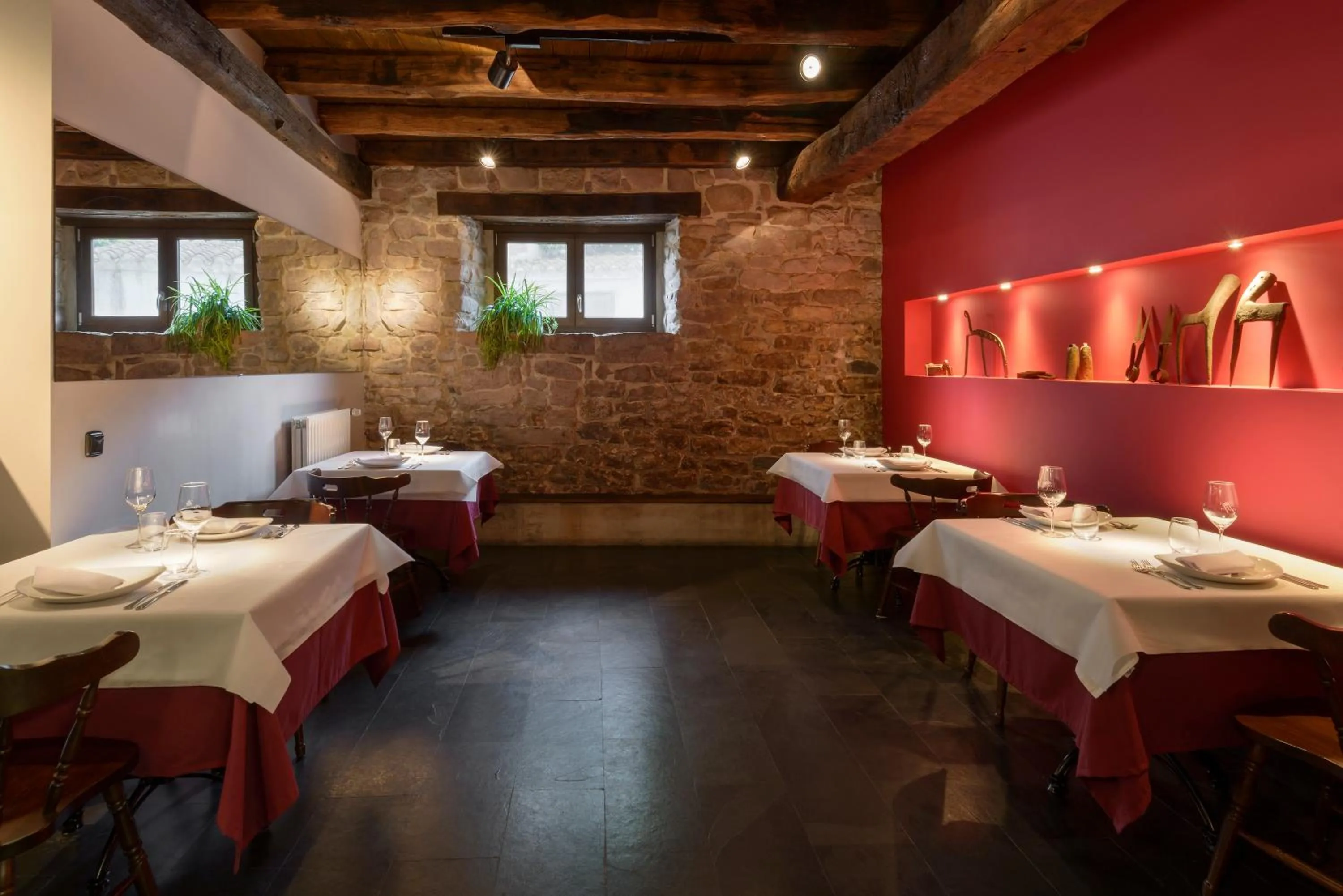 Restaurant/places to eat in Hotel Rural Iribarnia