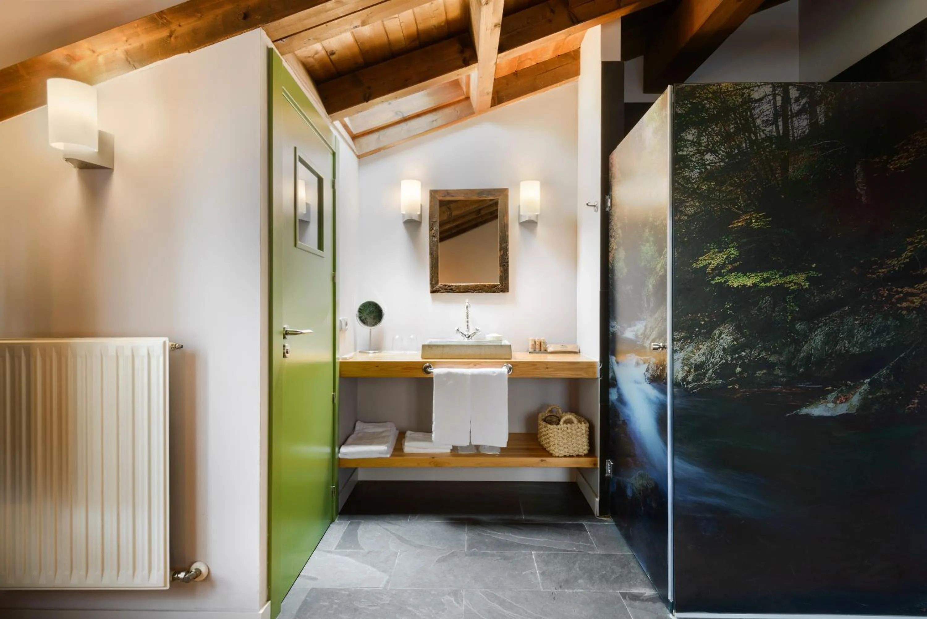 Bathroom in Hotel Rural Iribarnia