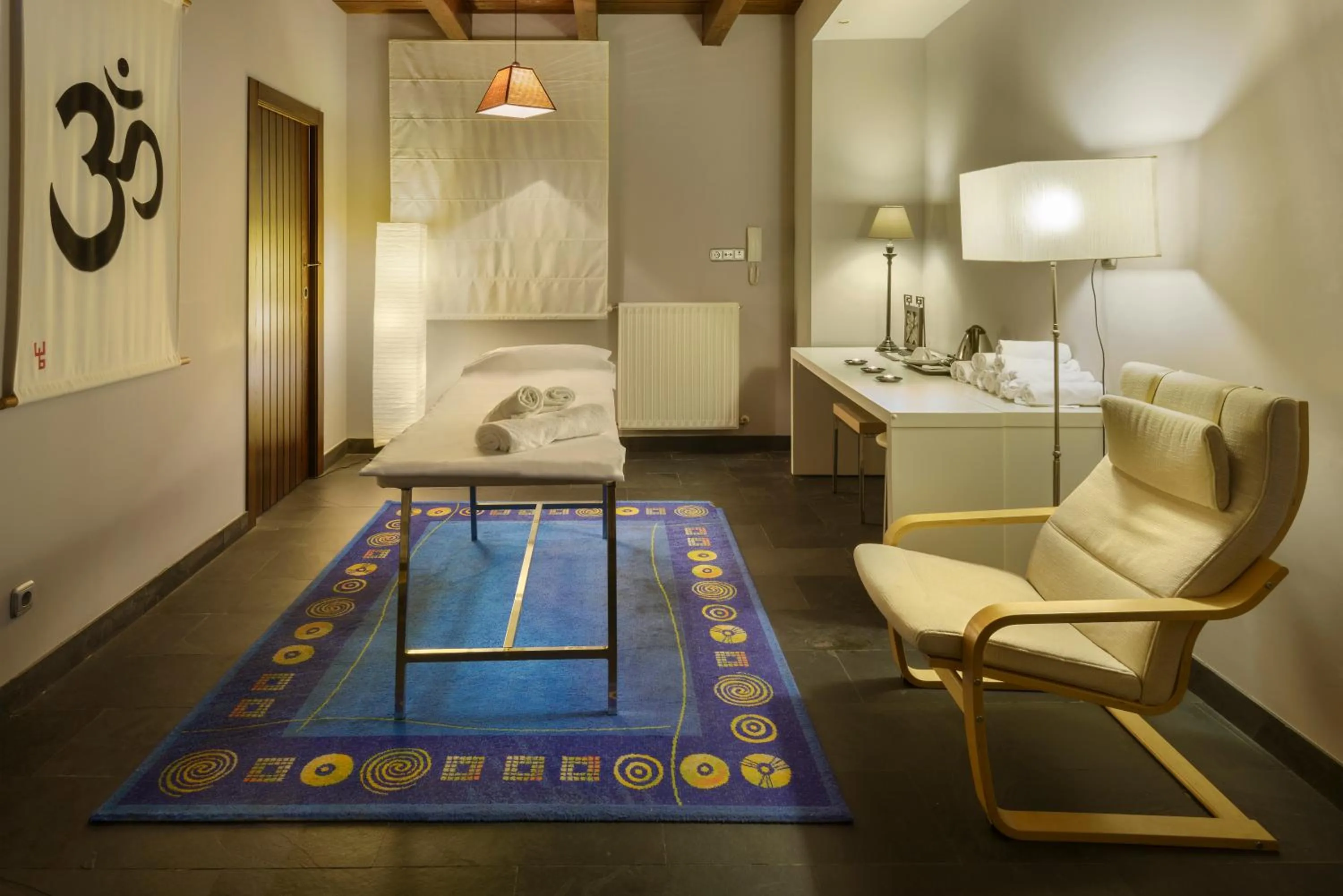 Massage, Bed in Hotel Rural Iribarnia