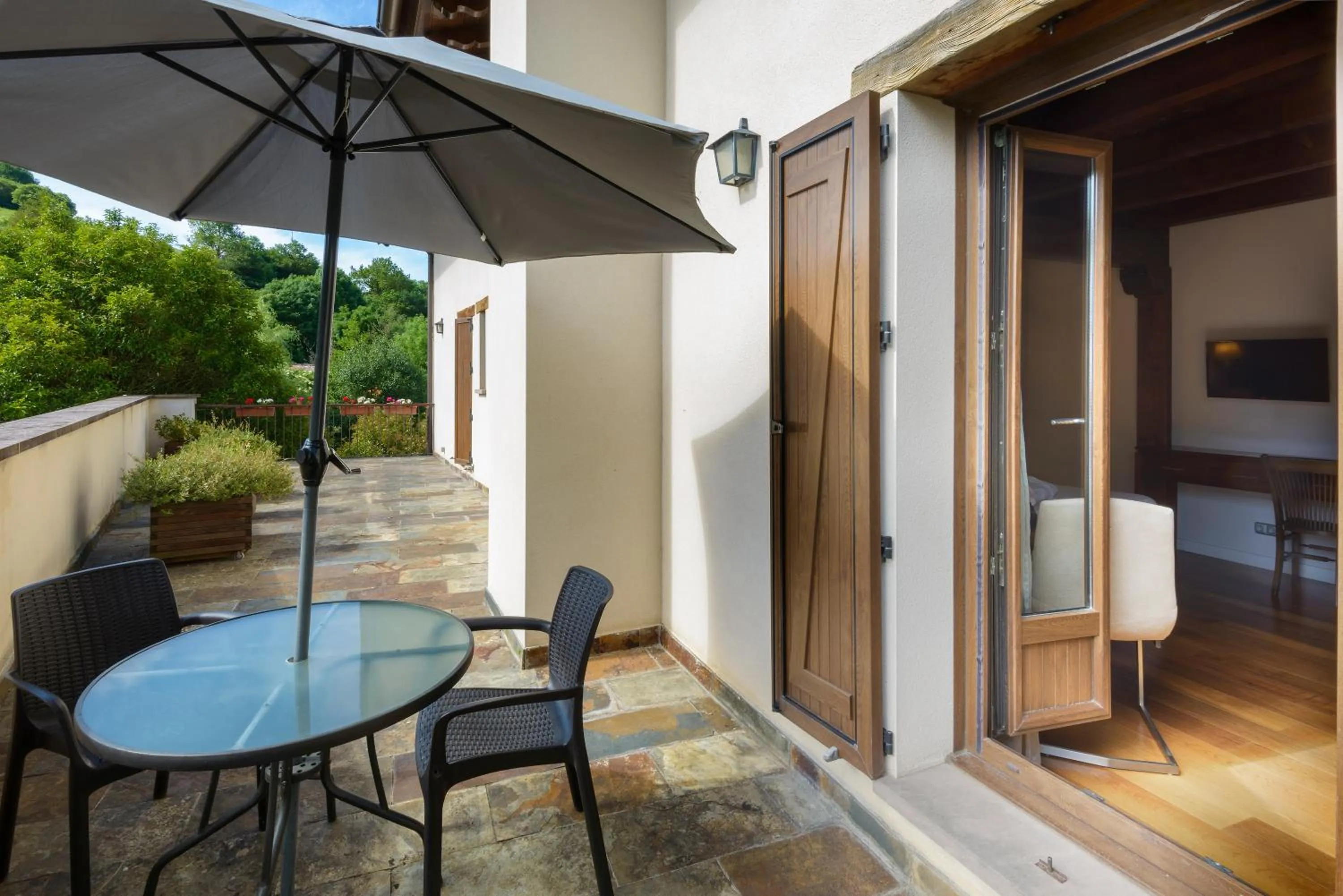 Patio in Hotel Rural Iribarnia