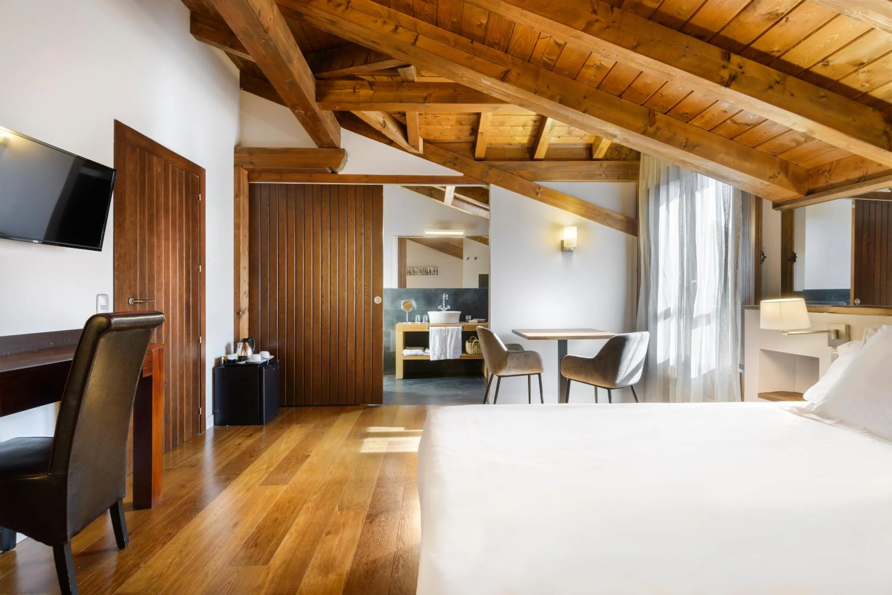 TV and multimedia, Bed in Hotel Rural Iribarnia