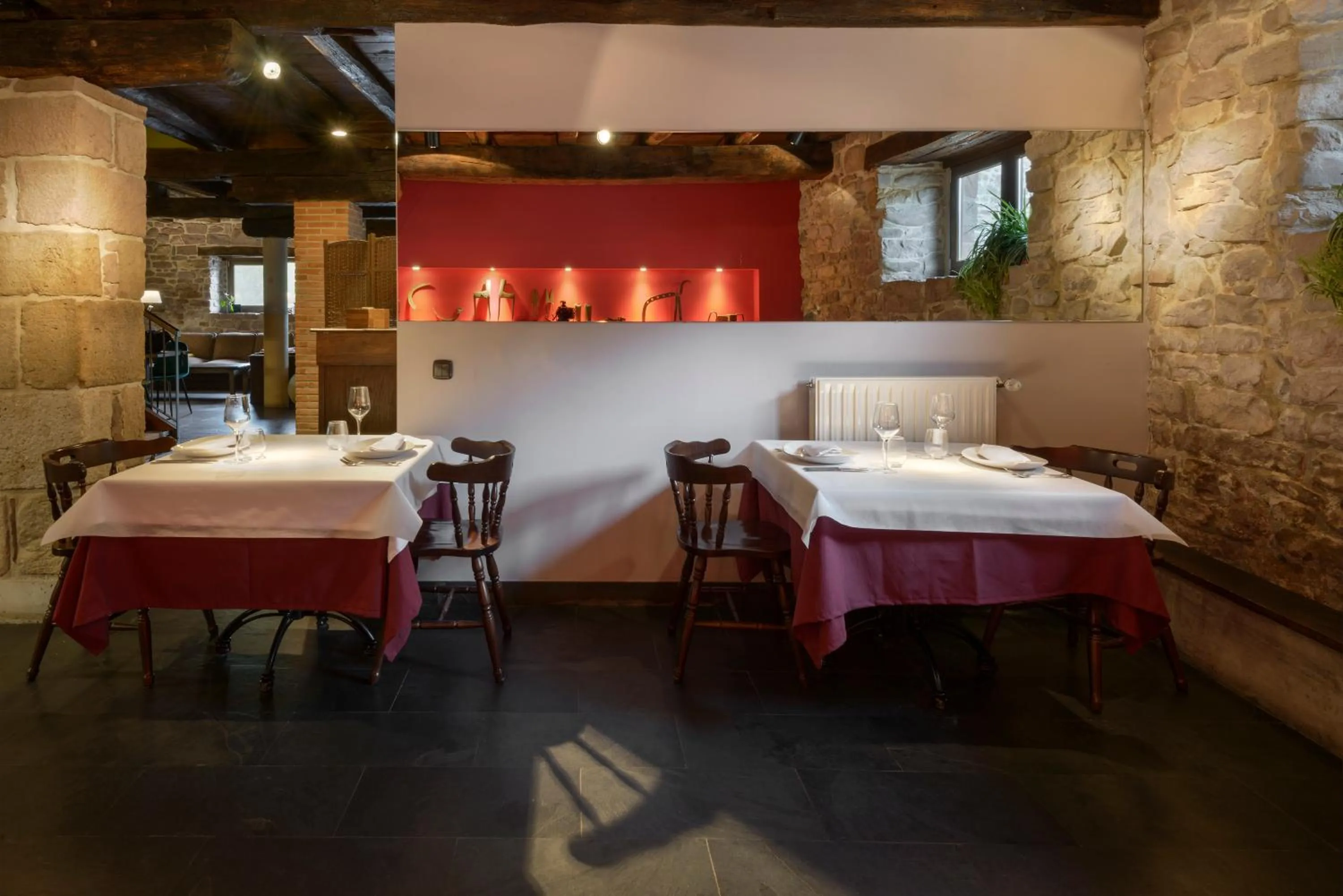 Restaurant/places to eat in Hotel Rural Iribarnia