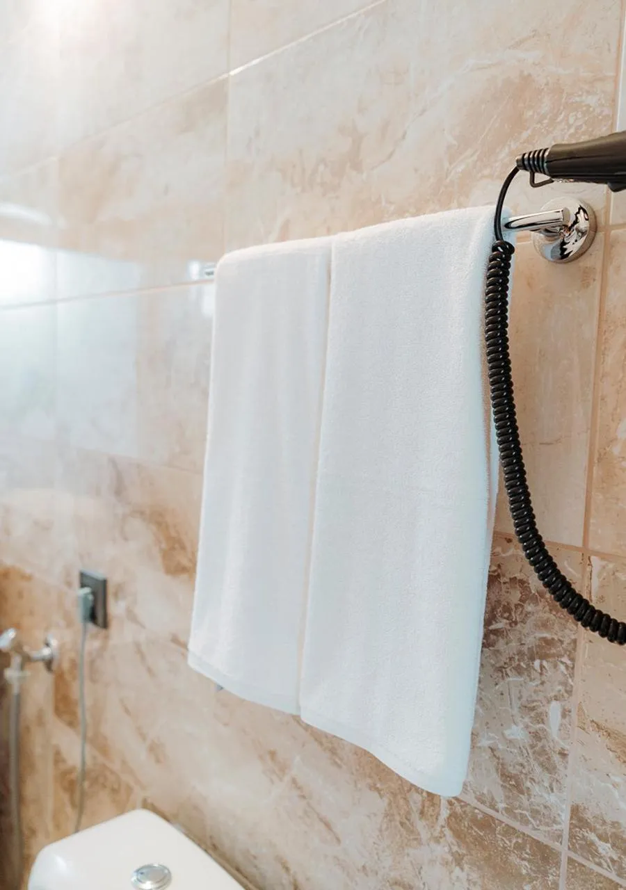 Bathroom in Umut Apartments