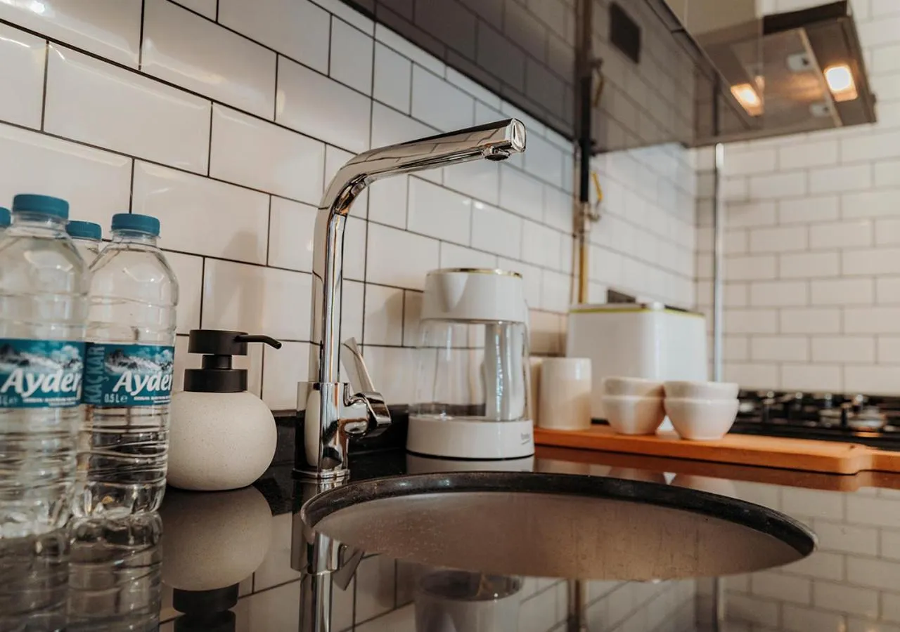 Coffee/tea facilities in Umut Apartments