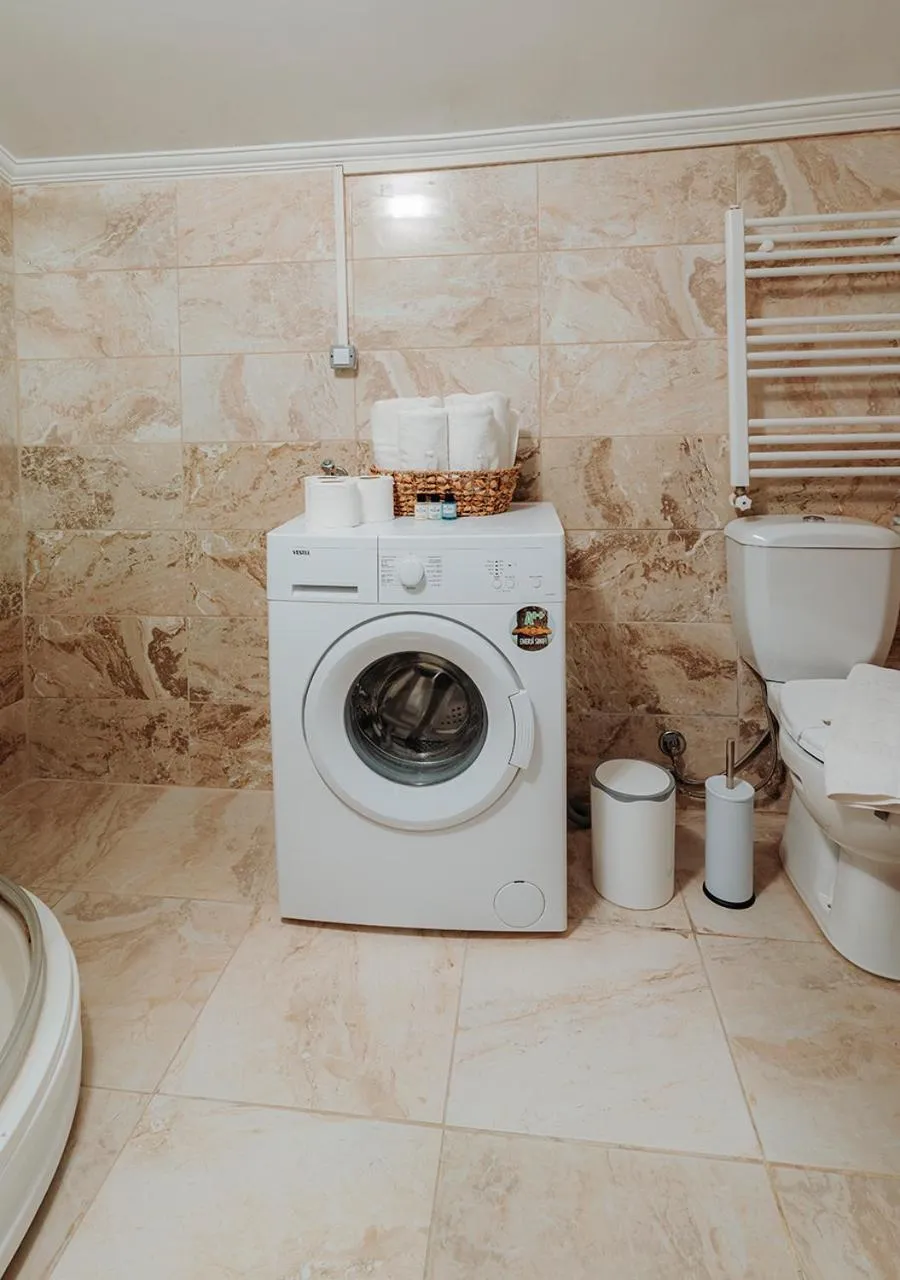 Shower in Umut Apartments