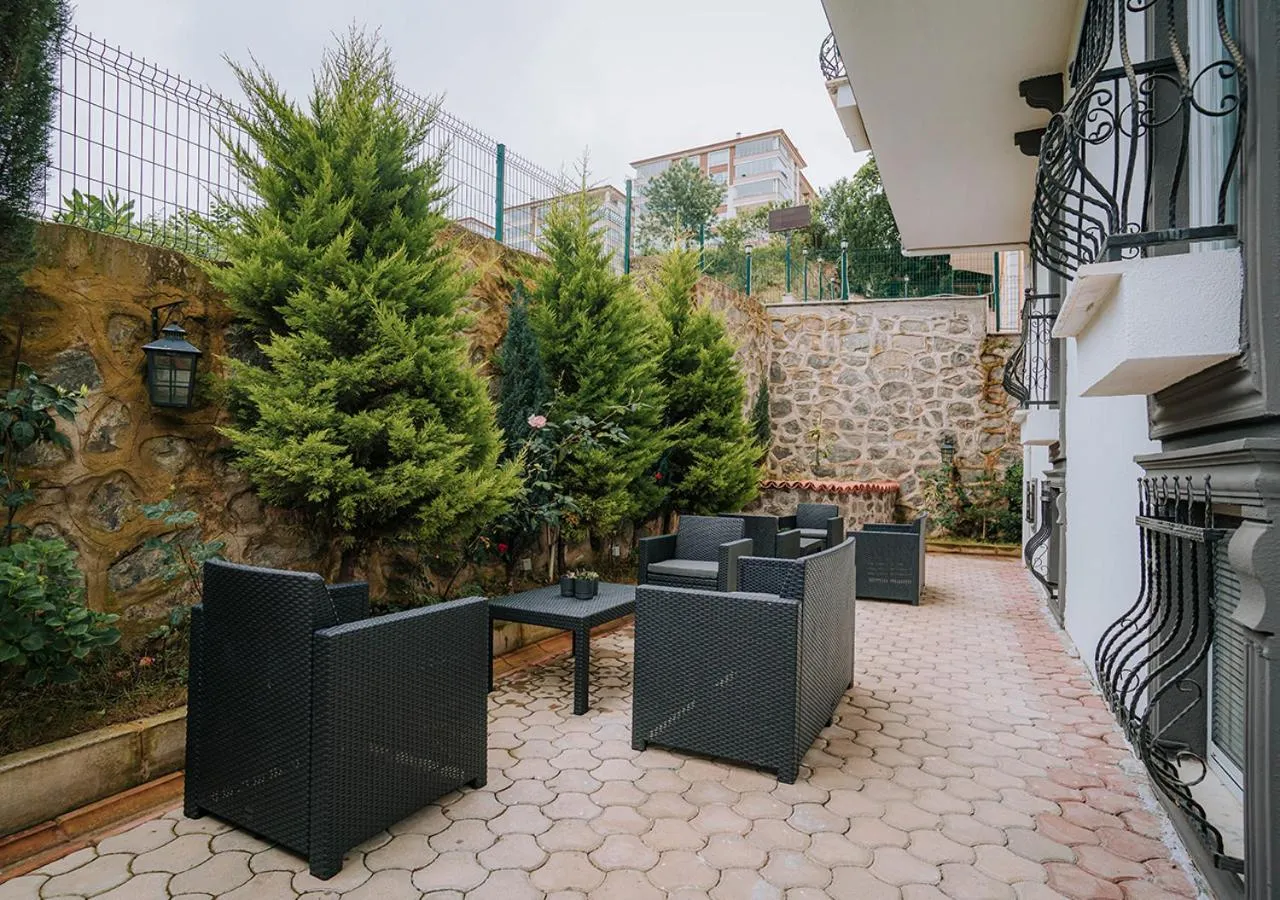 Garden in Umut Apartments