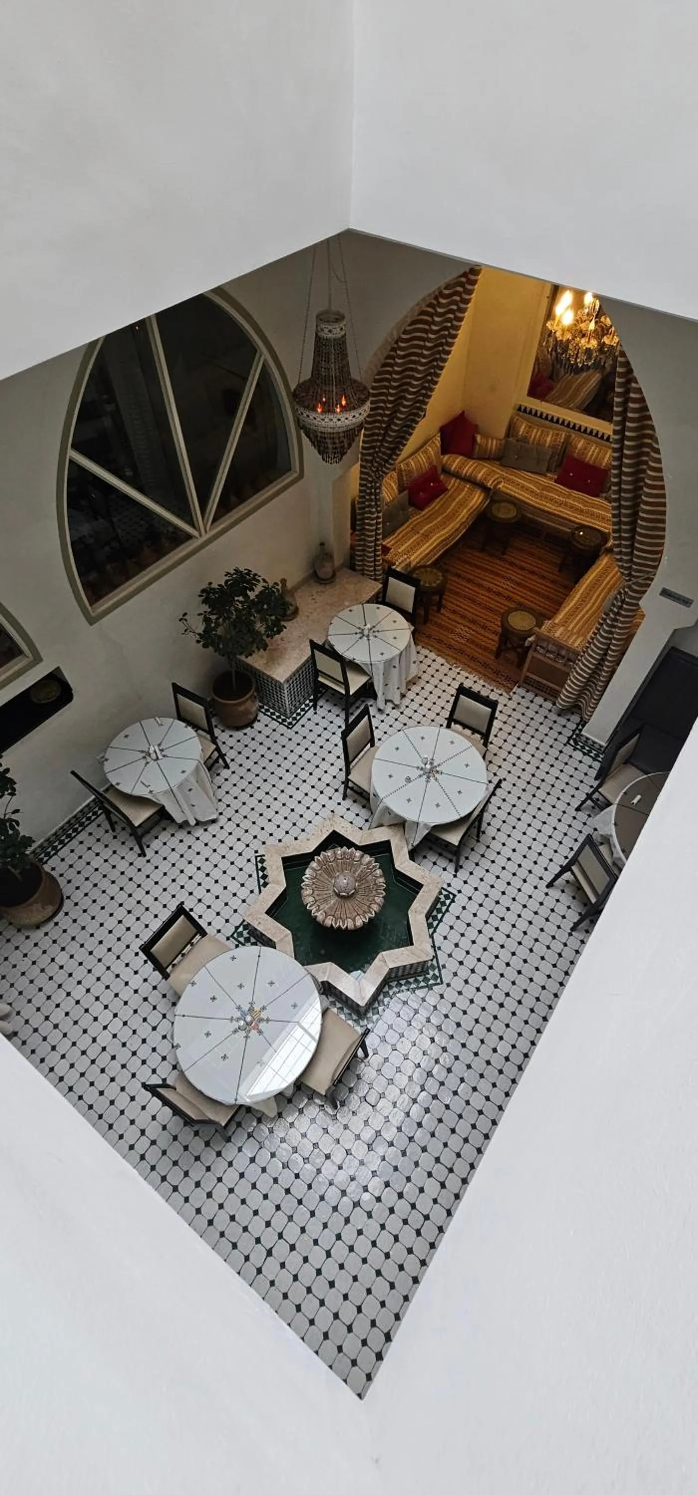 Restaurant/places to eat in Ryad 91