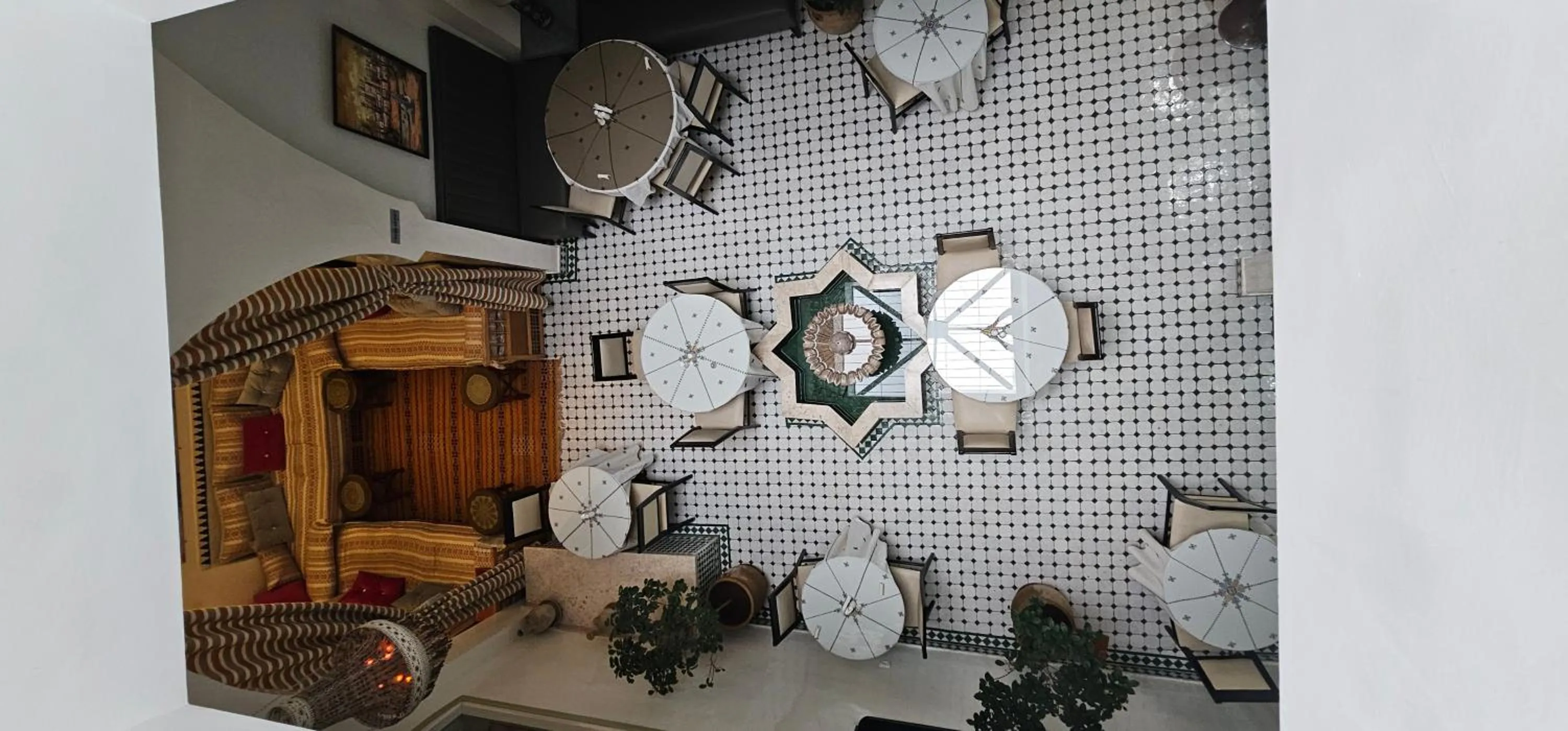 Restaurant/places to eat in Ryad 91