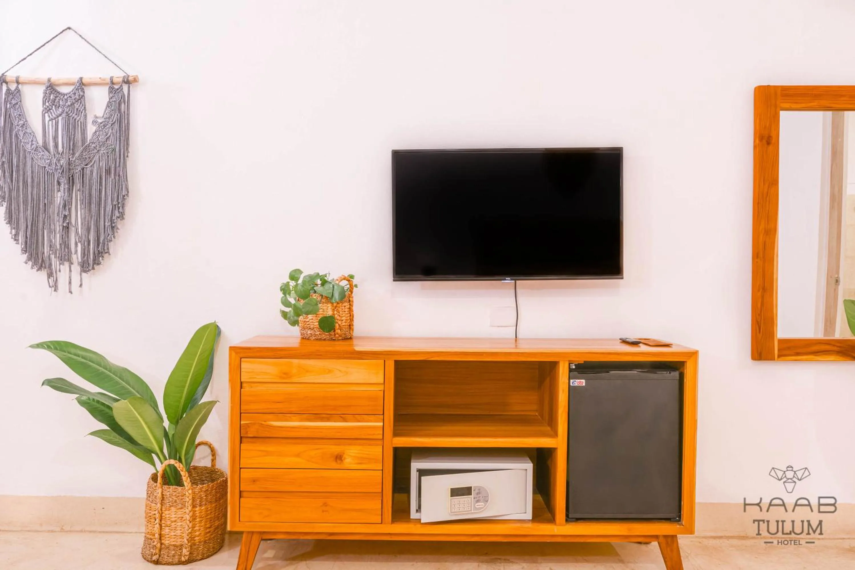 Communal lounge/ TV room in Kaab Tulum