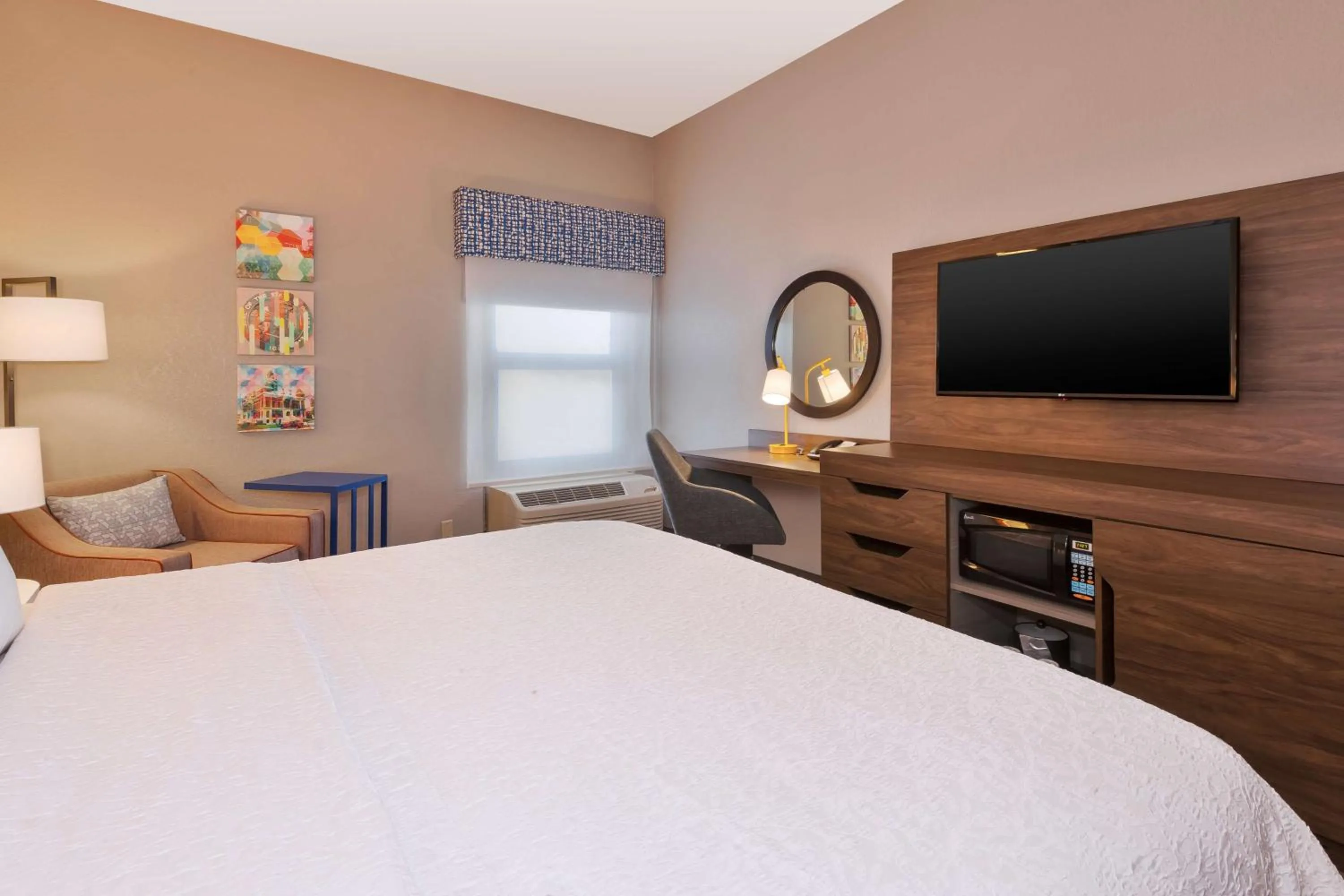 Bedroom, Bed in Hampton Inn Princeton