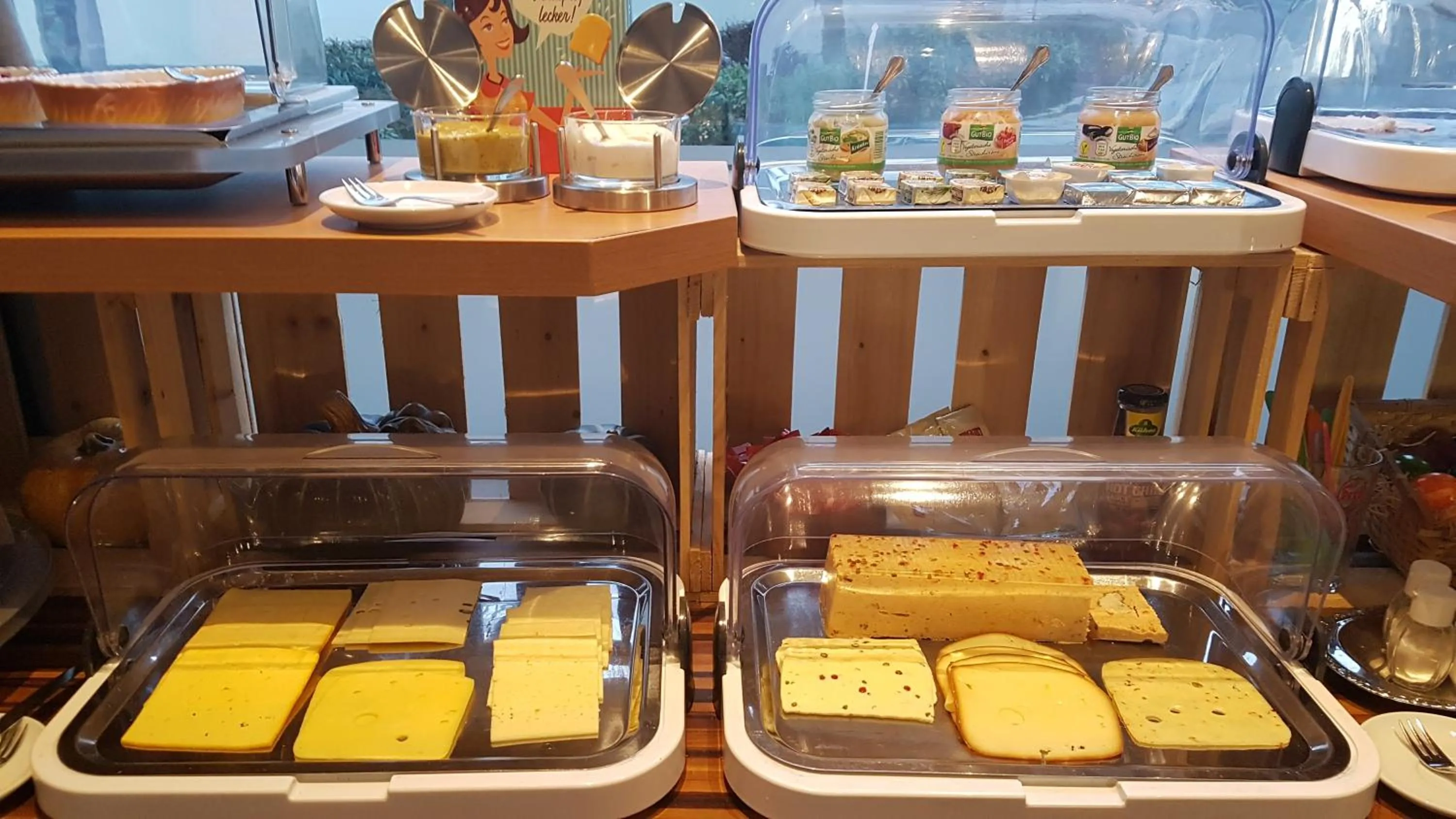 Buffet breakfast in Schillers Hotel & Café - GARNI -