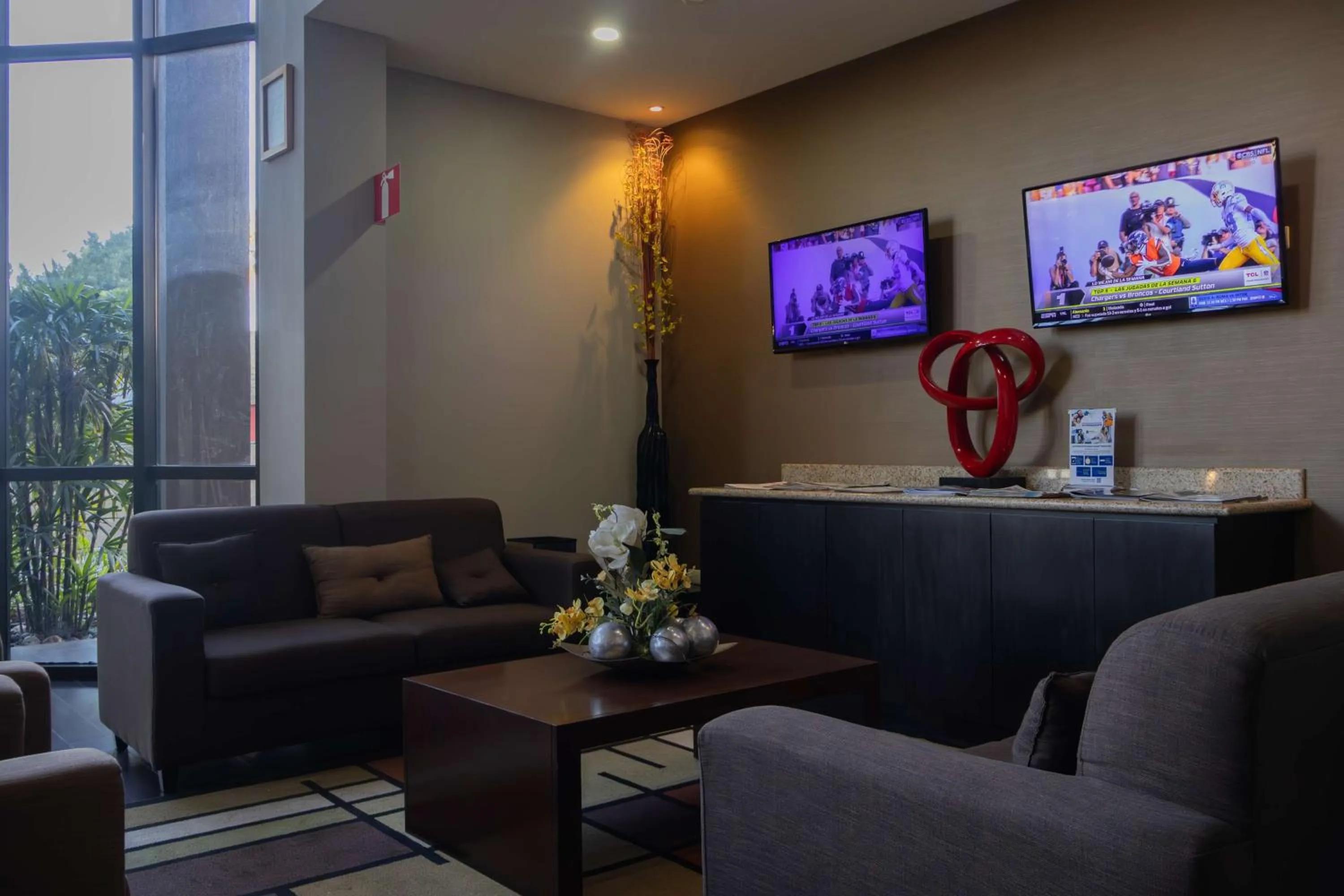 Lobby or reception in Best Western PREMIER Monterrey Aeropuerto