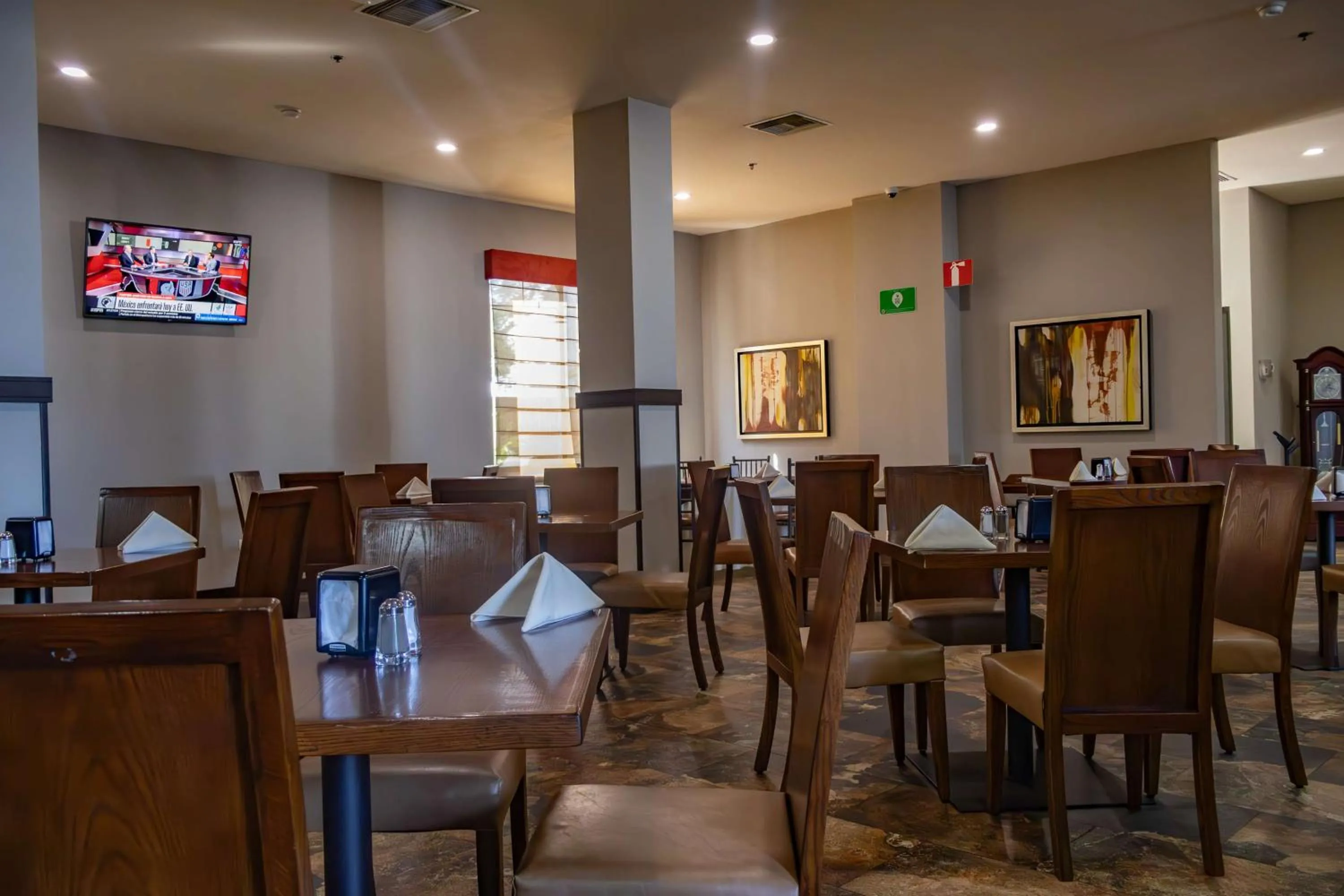 Restaurant/places to eat in Best Western PREMIER Monterrey Aeropuerto