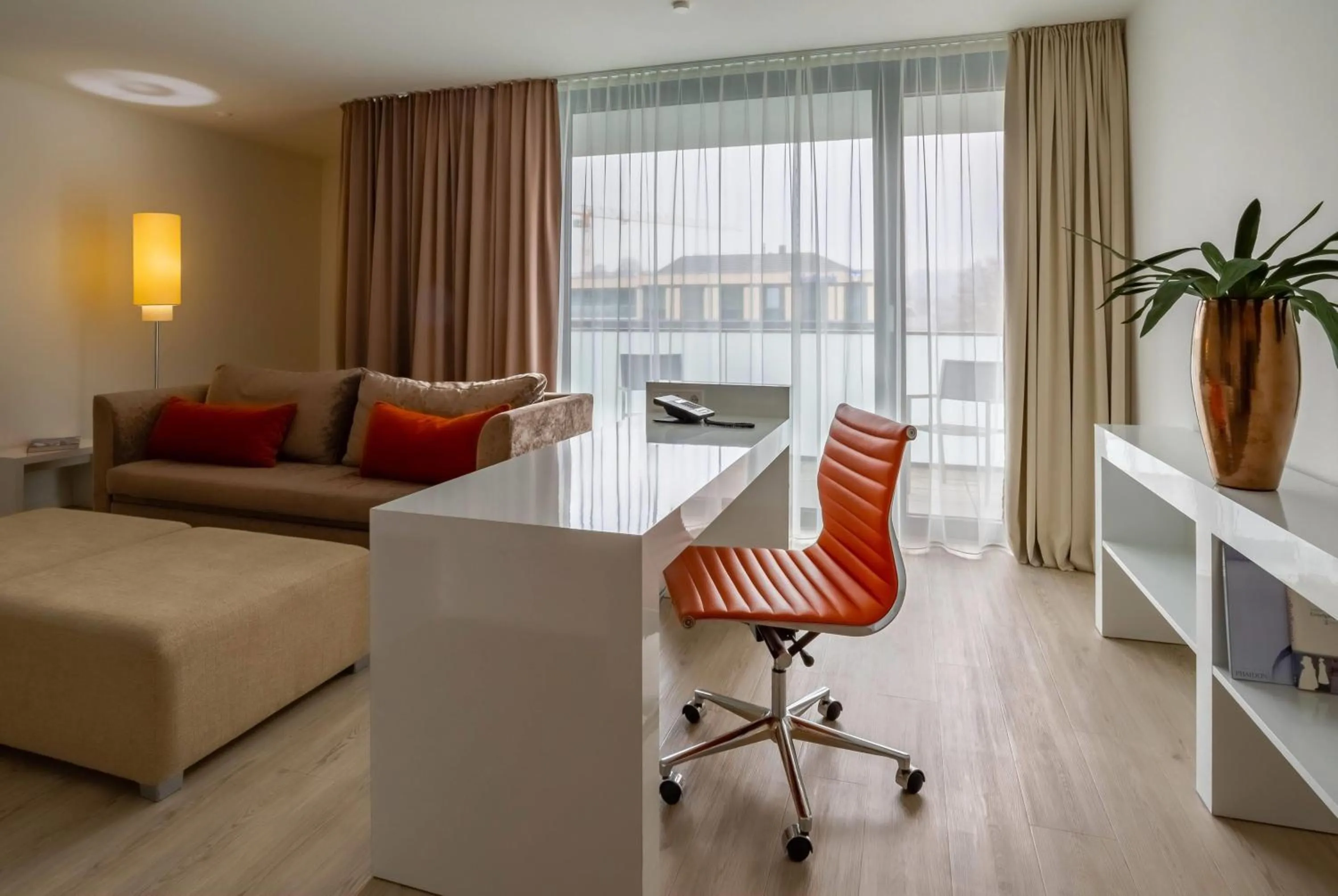Photo of the whole room in elaya hotel kleve, Trademark Collection by Wyndham