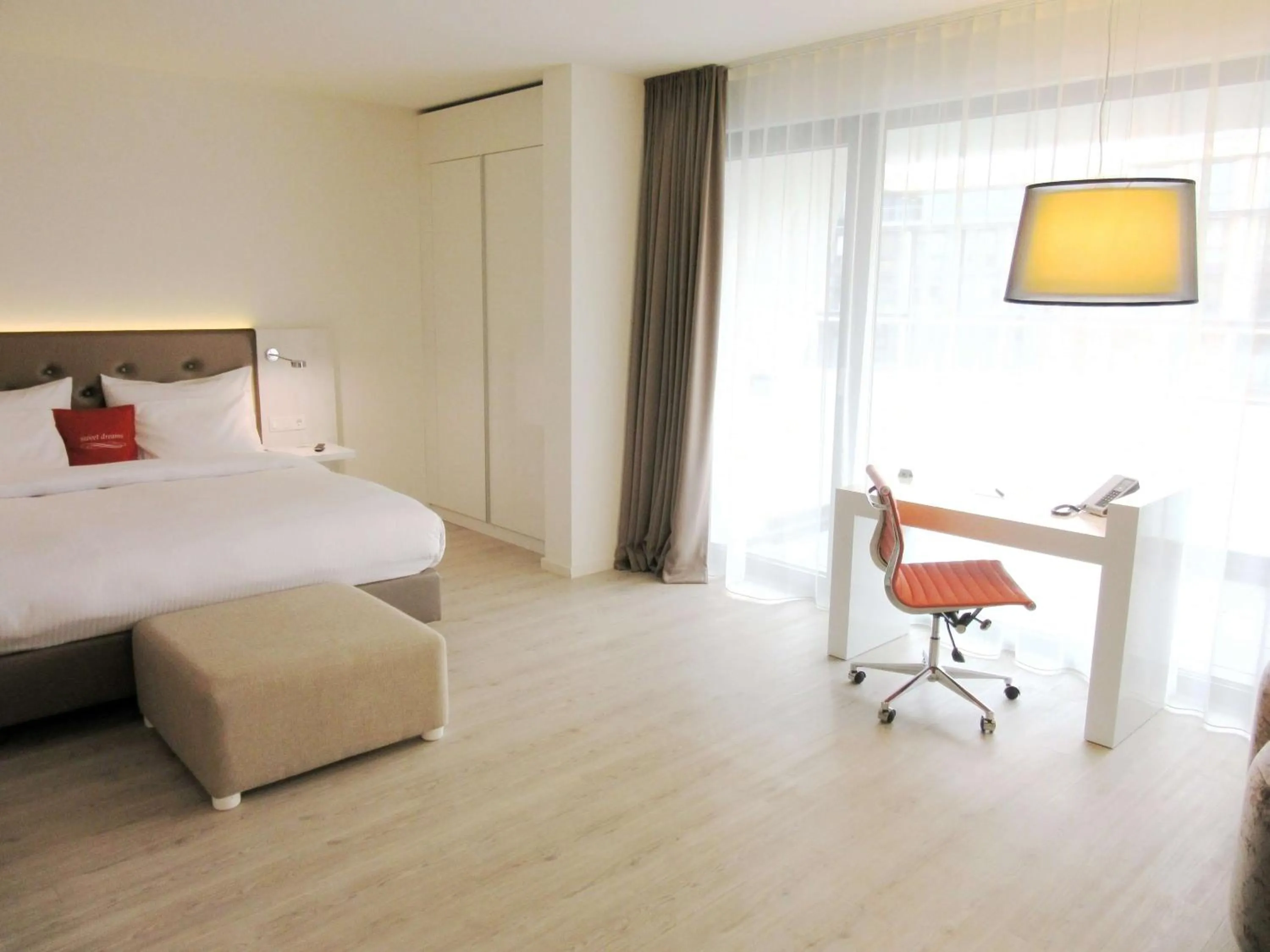 Living room, Bed in elaya hotel kleve