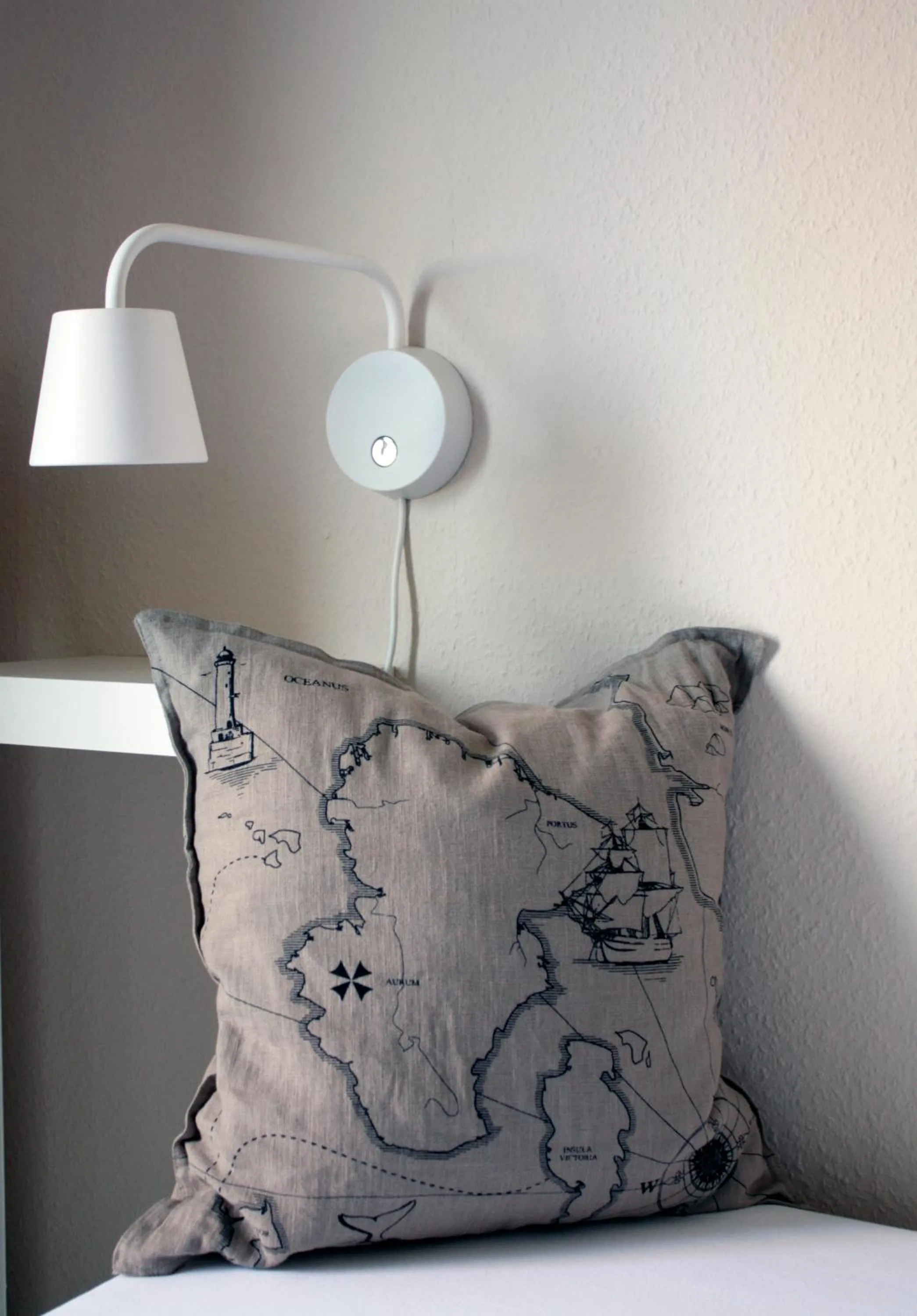 Decorative detail, Bed in Hotel Admiral Scheer