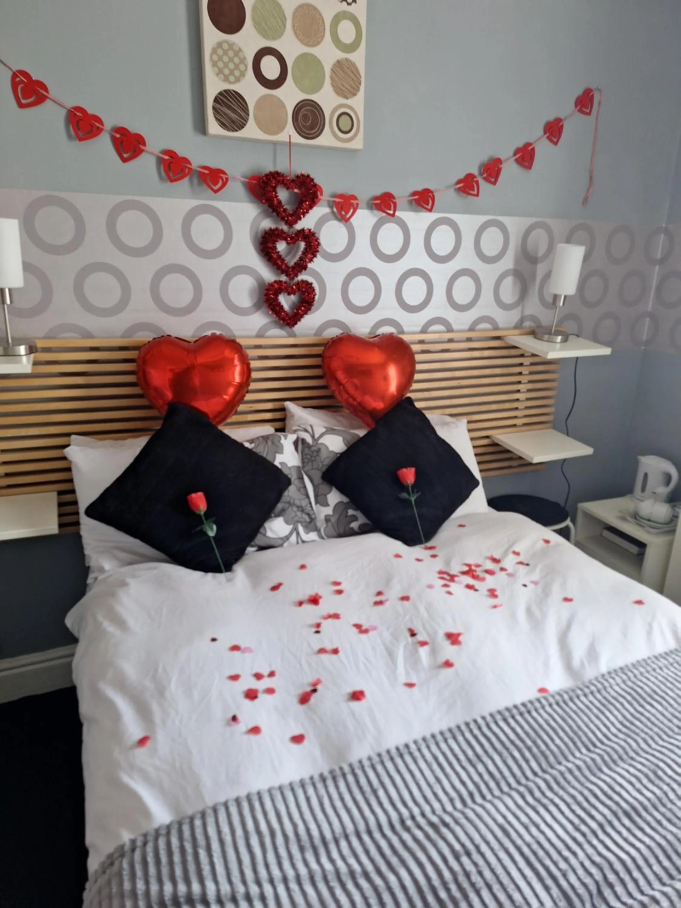 Photo of the whole room, Bed in The Garnett