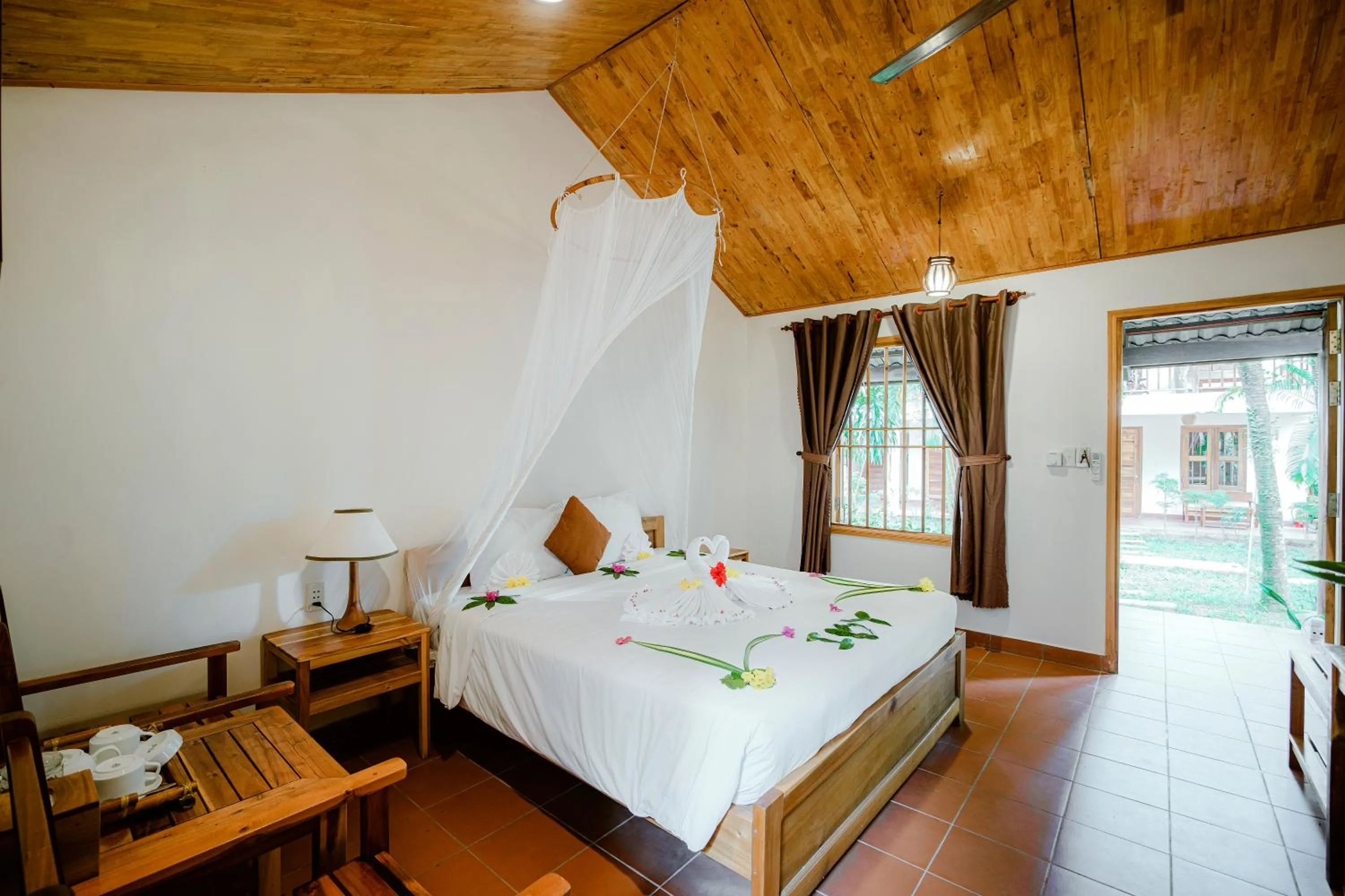 Bedroom, Bed in La Mer Resort, Phú Quốc