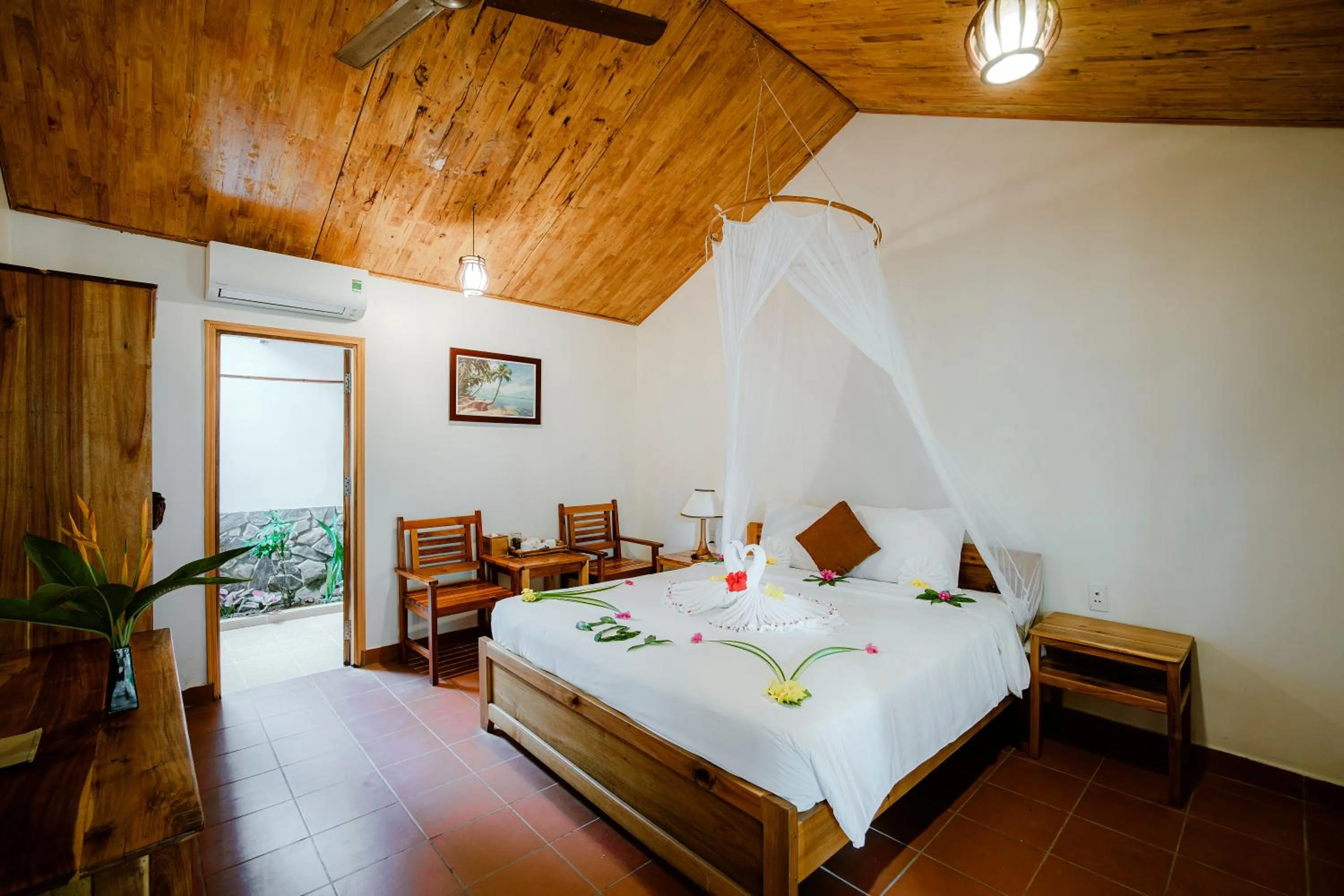 Bedroom, Bed in La Mer Resort, Phú Quốc