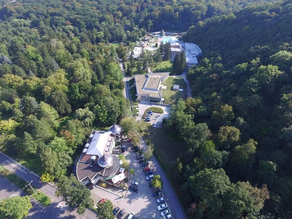 Nearby landmark in Hotel Kitty