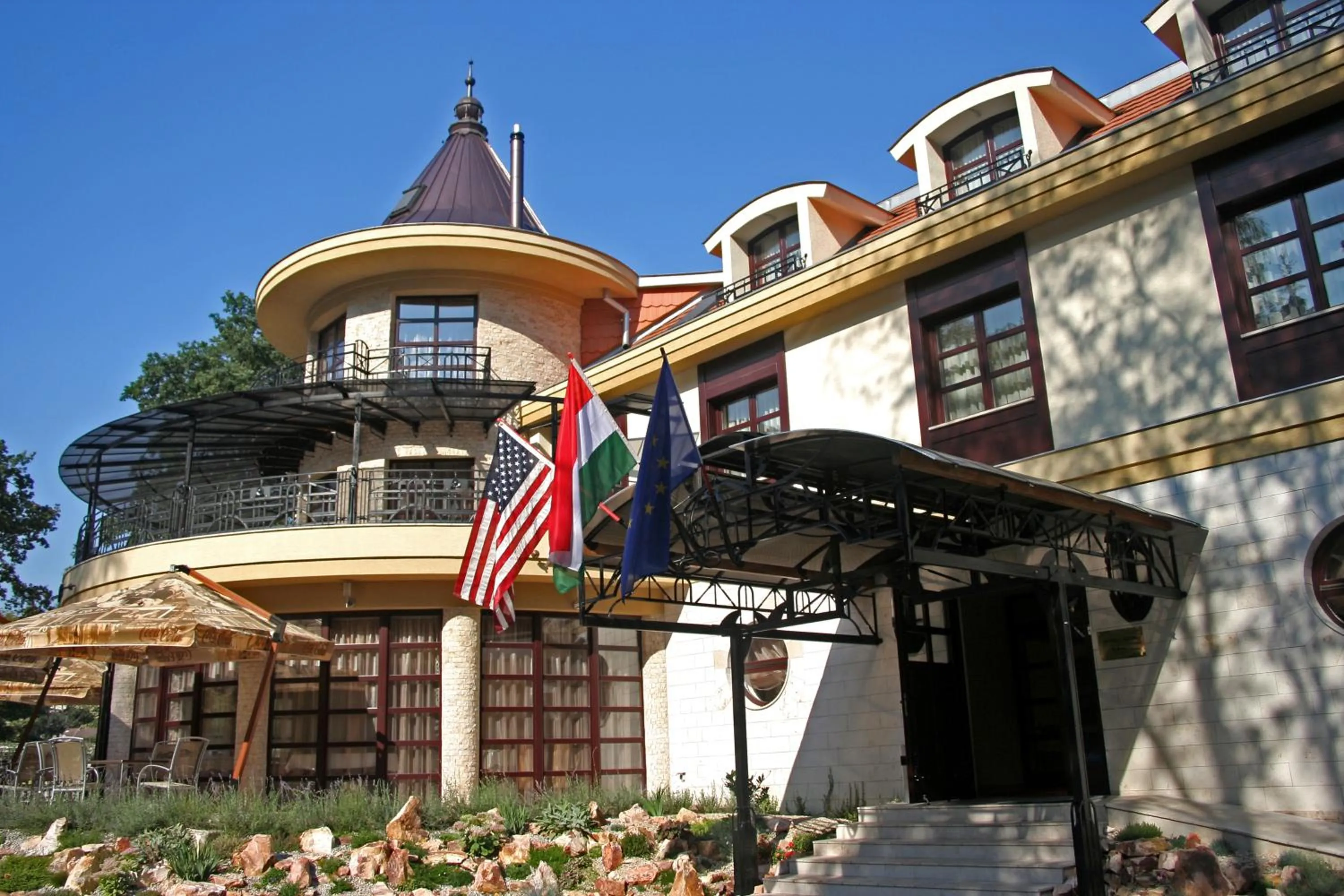 Facade/entrance in Hotel Kitty