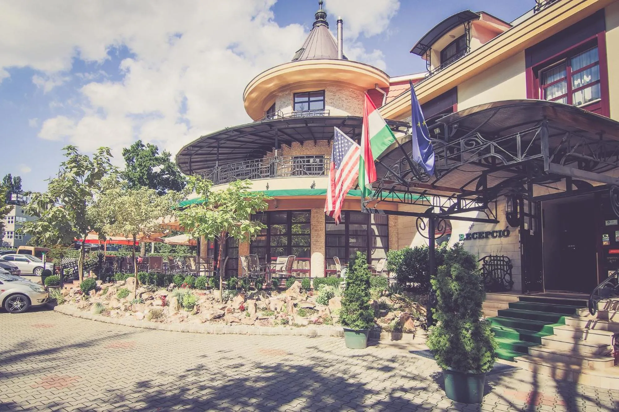 Facade/entrance in Hotel Kitty