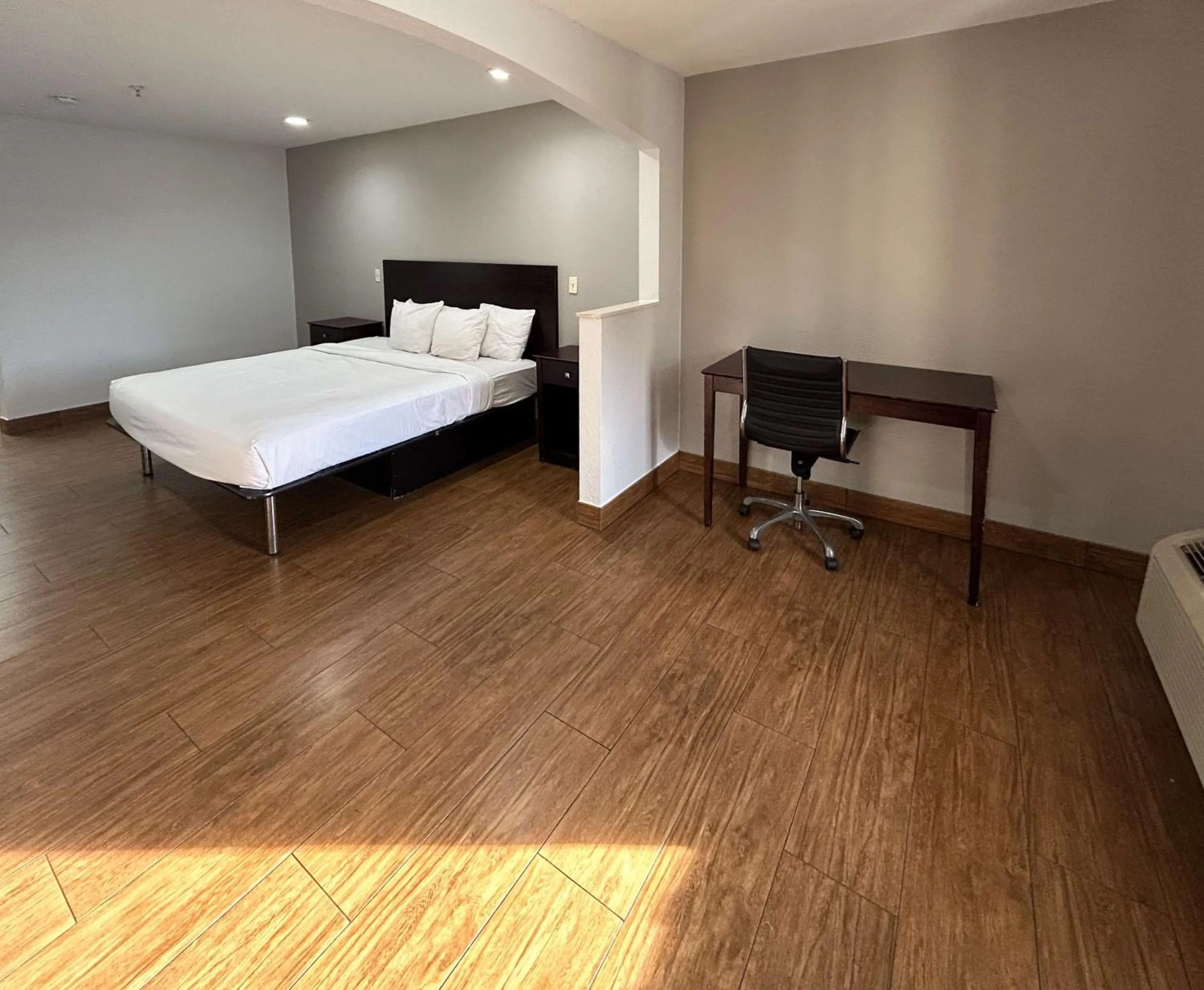 Bedroom, Bed in Motel 6 Denham Springs, LA