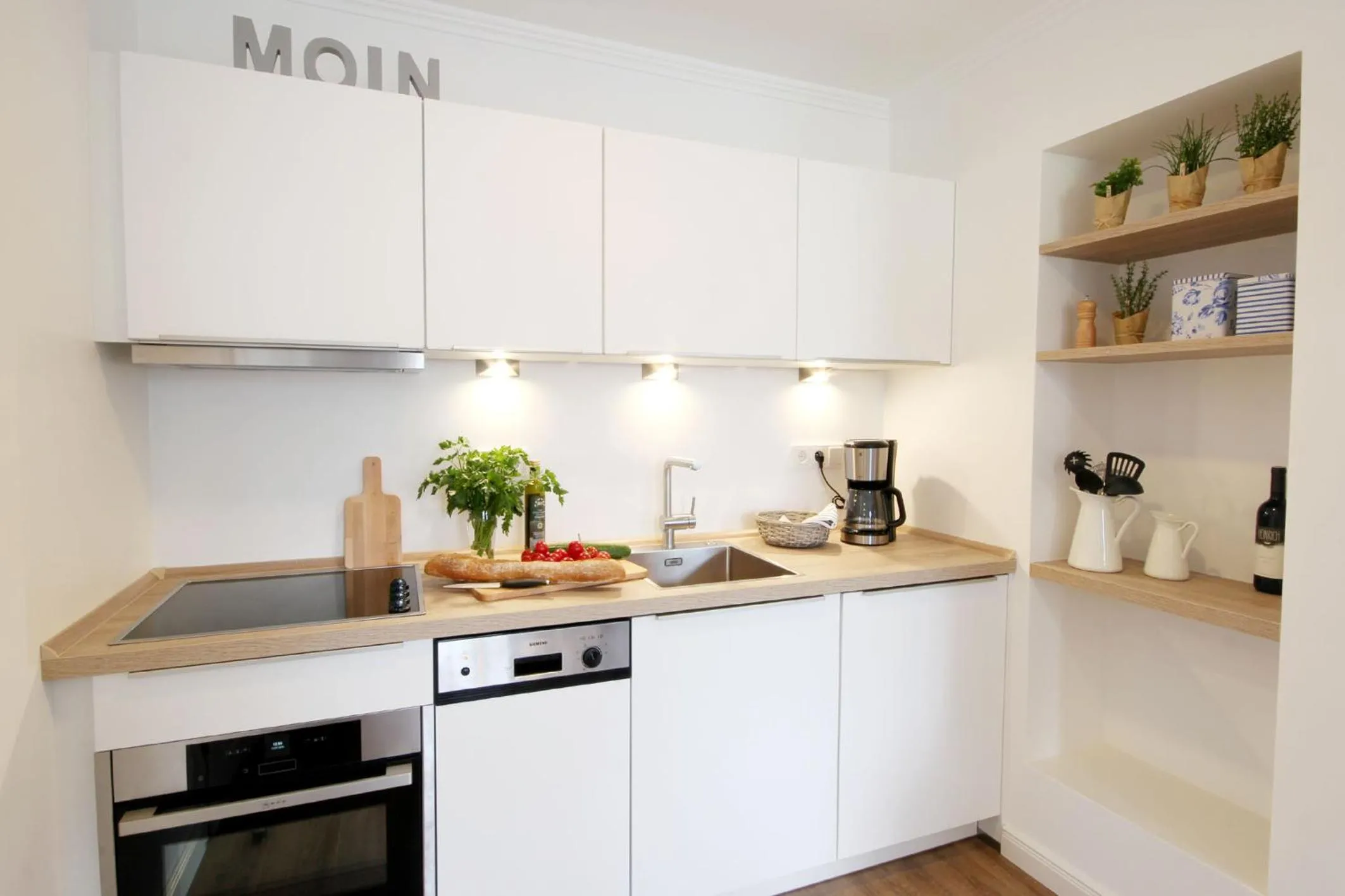 Kitchen or kitchenette in Min Hüsung by Rujana