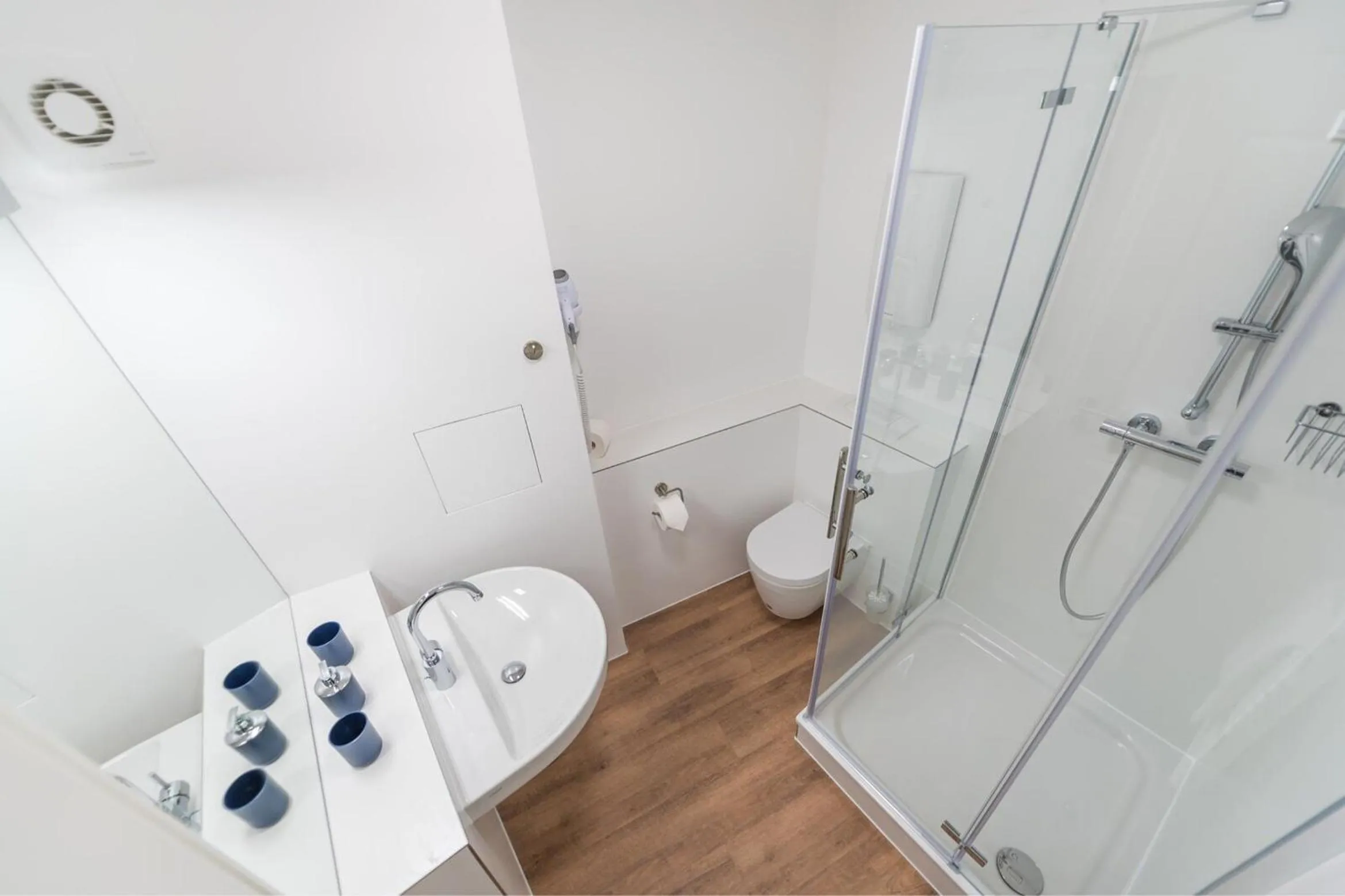 Bathroom in Min Hüsung by Rujana